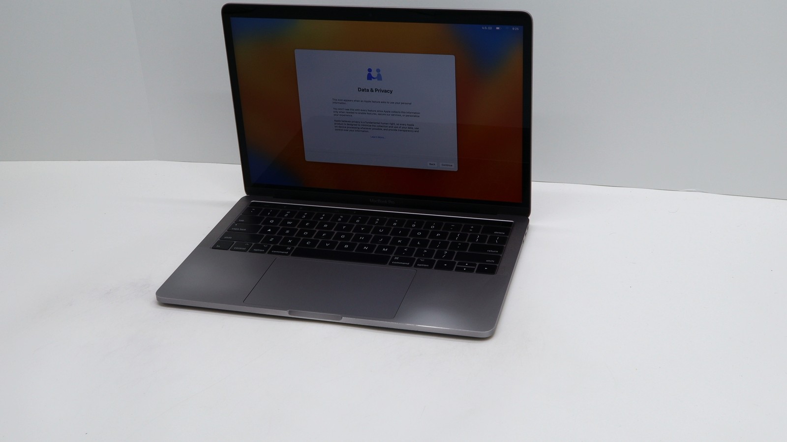 Apple MacBook Pro A1706 13 Core i5 16GB 256GB Gray 2017