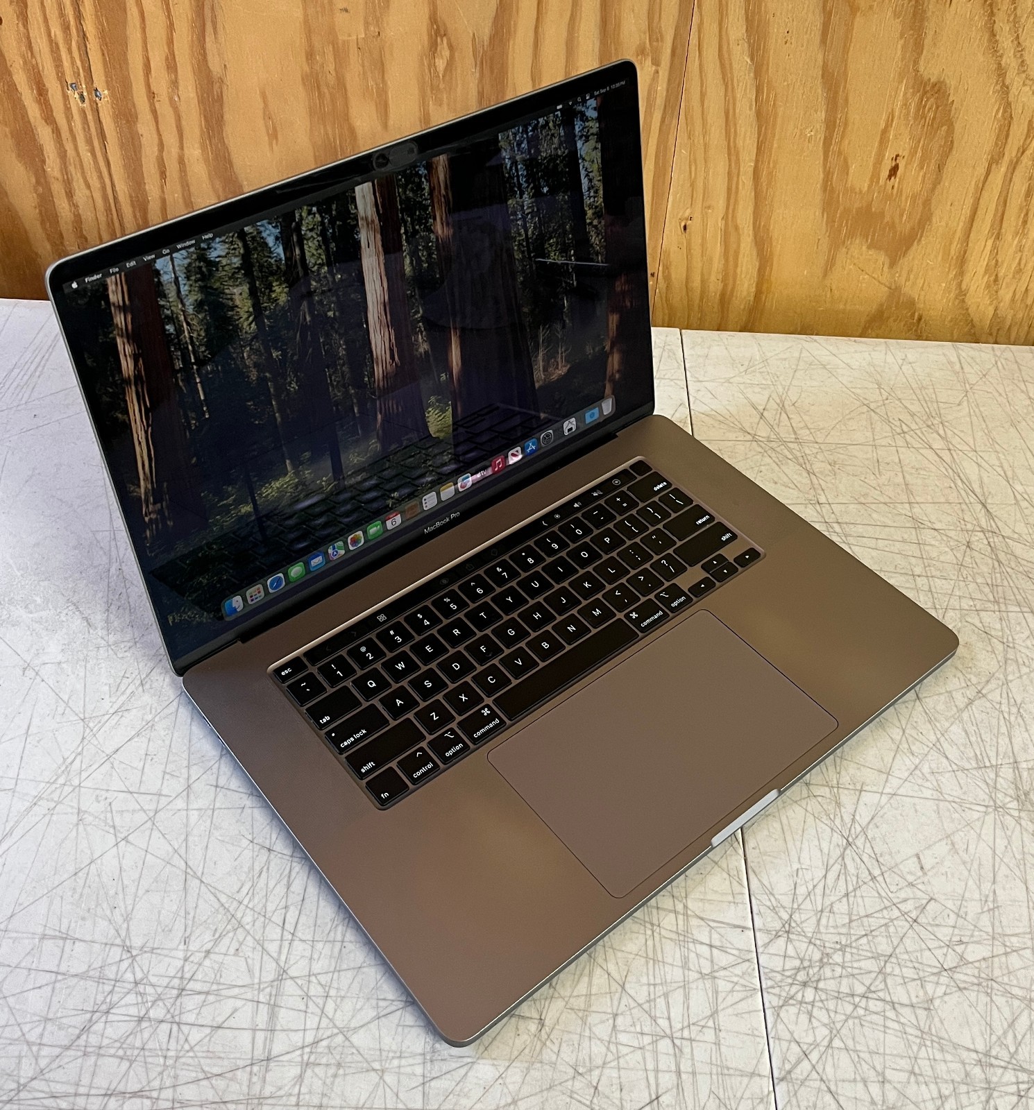 Apple MacBook Pro 16″ 2019 Core i9-9th/32GB RAM/2TB SSD/OSX Sequoia A2141