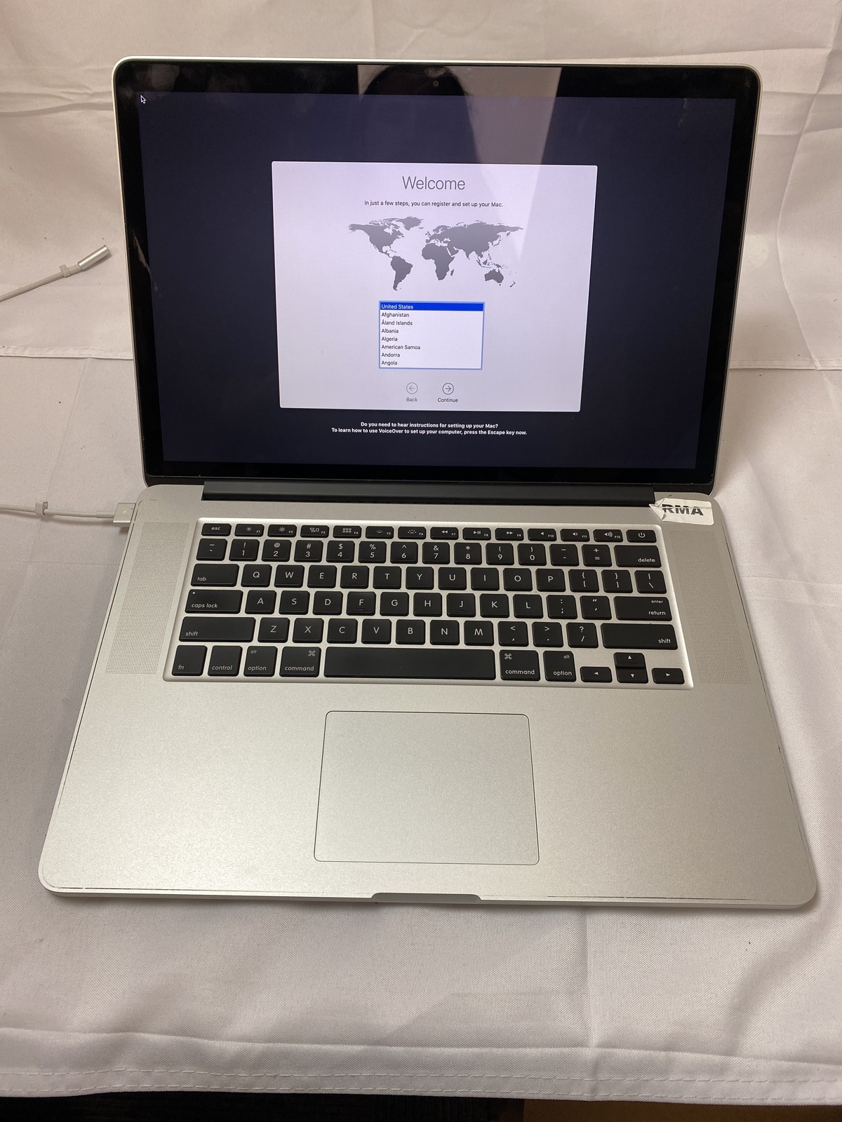 Apple MacBook Pro (E2013) “Core i7″ 15.4” 2.7 GHz 16 GB 512 GB SSD Grade C