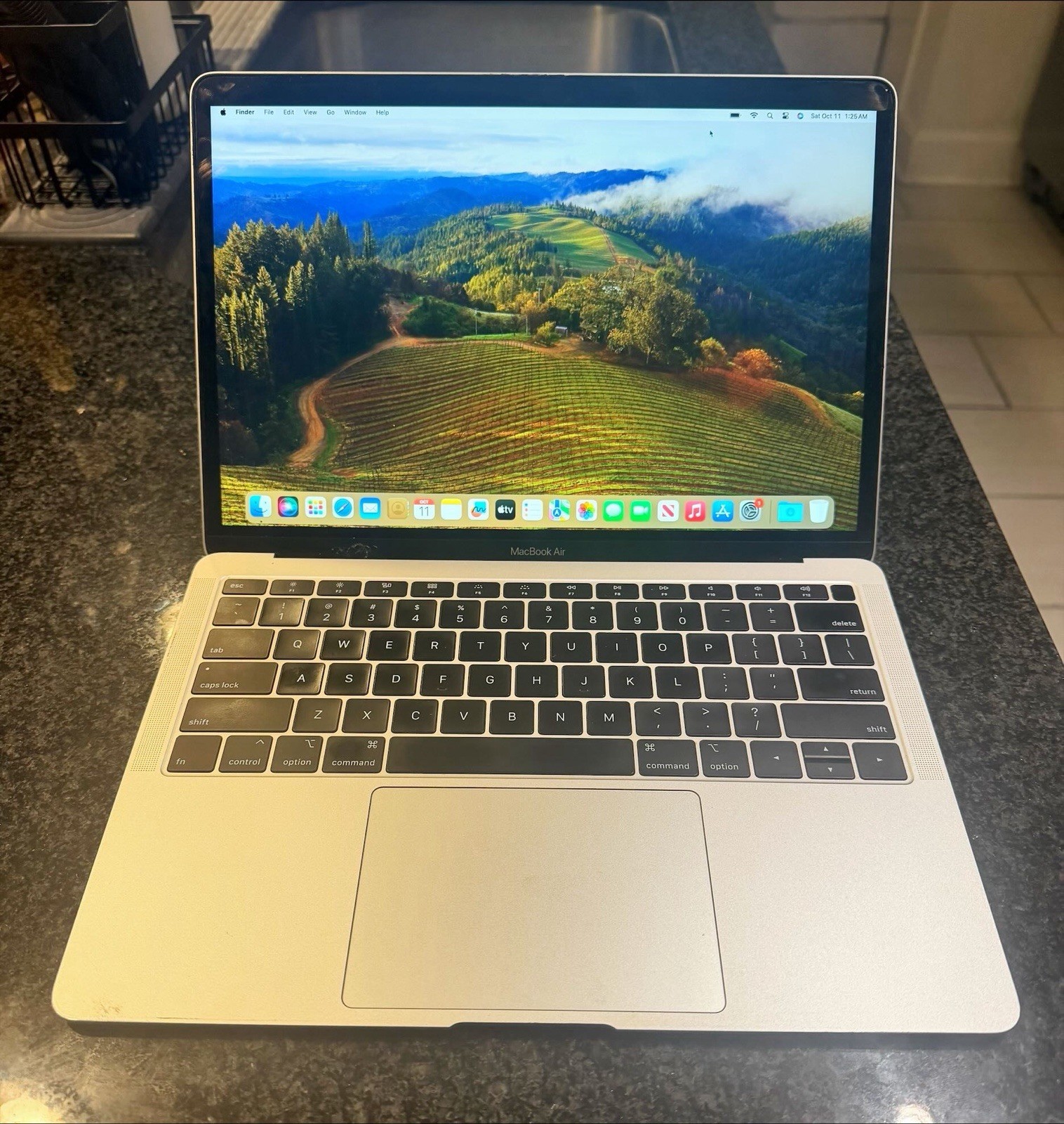 Apple MacBook Air 2019 13″ – (Core i5 – 1.6Ghz – 8GB Ram – 128GB SSD)