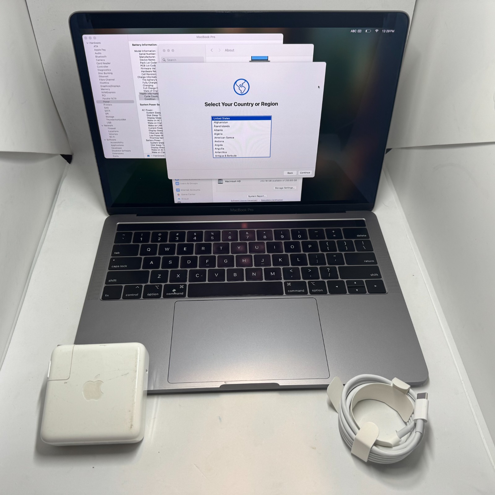 Apple 13″ 2019 MacBook Pro Touchbar | 8GB RAM | 256GB SSD *Grade B* – 025157