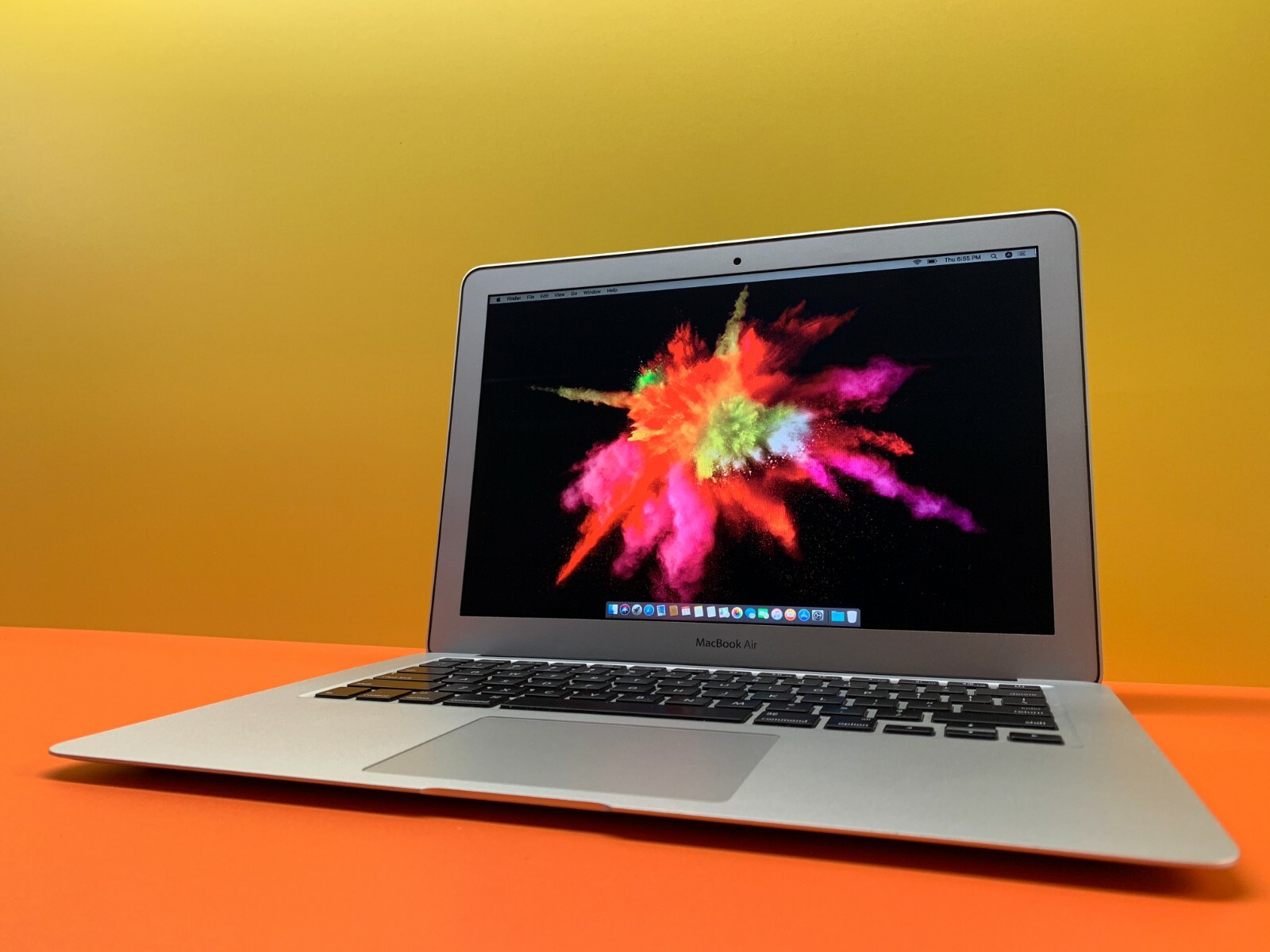 Apple MacBook Air 11 inch Laptop / 2.7GHzT Core i5 / 256GB SSD / 1 YEAR WARRANTY