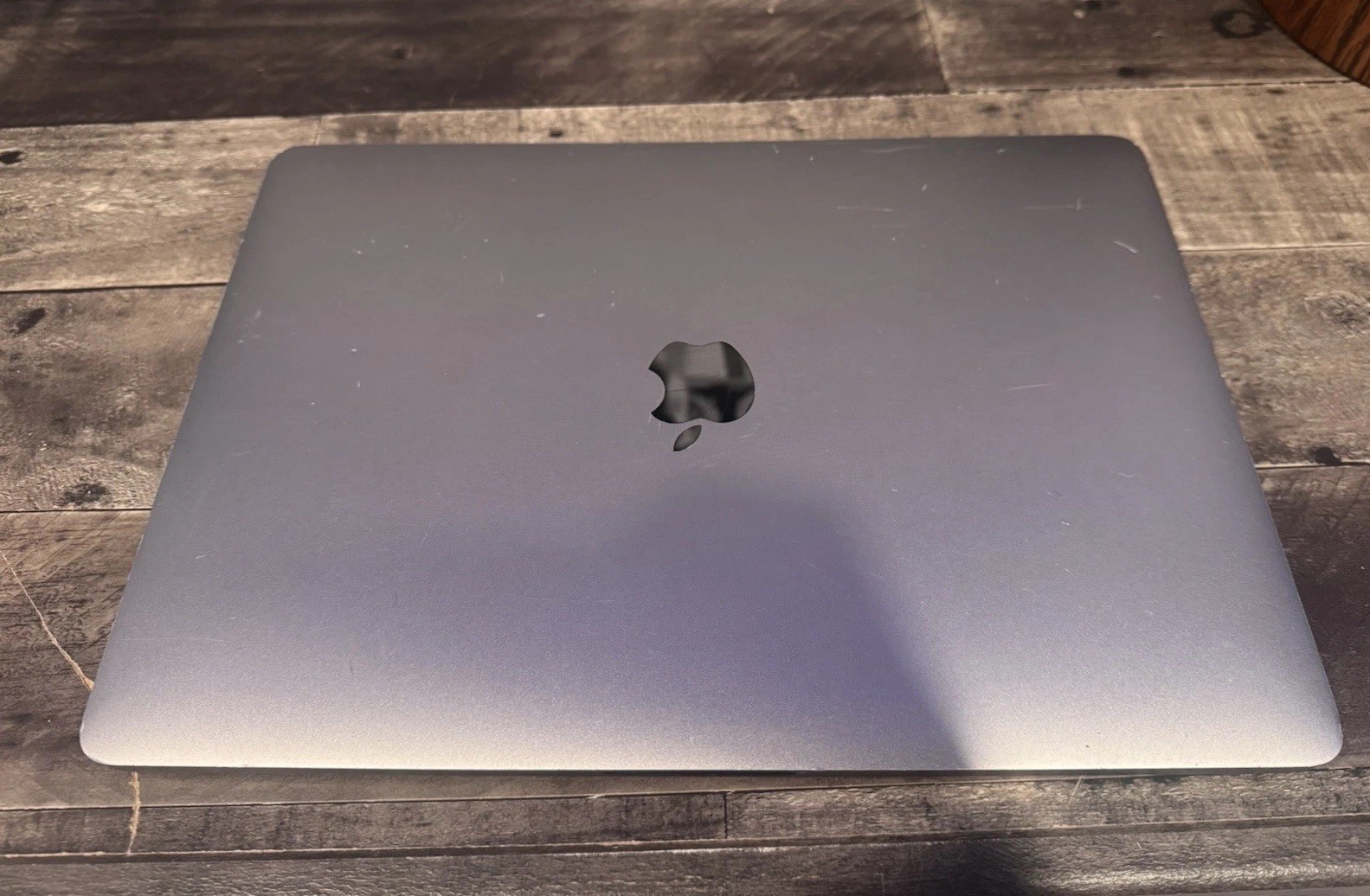 Apple MacBook Pro A1989 2018 13″ Intel Core I5 2.3GHz, 8GB RAM, 512GB SSD READ