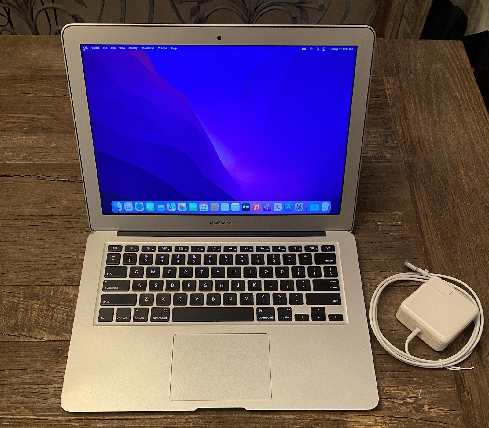 Apple MacBook Air – 2017 Model A1466,  13″,  8GB RAM,  512 GB SSD, New Battery!!