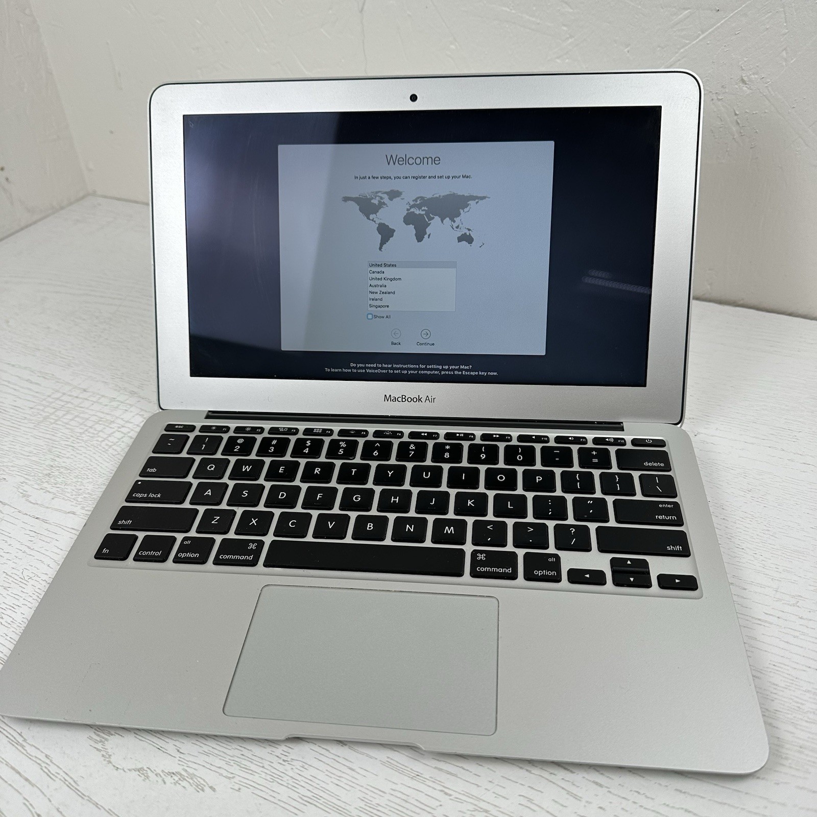Apple MacBook Air 7,1 (2015) Silver i5 Processor 4GB Memory