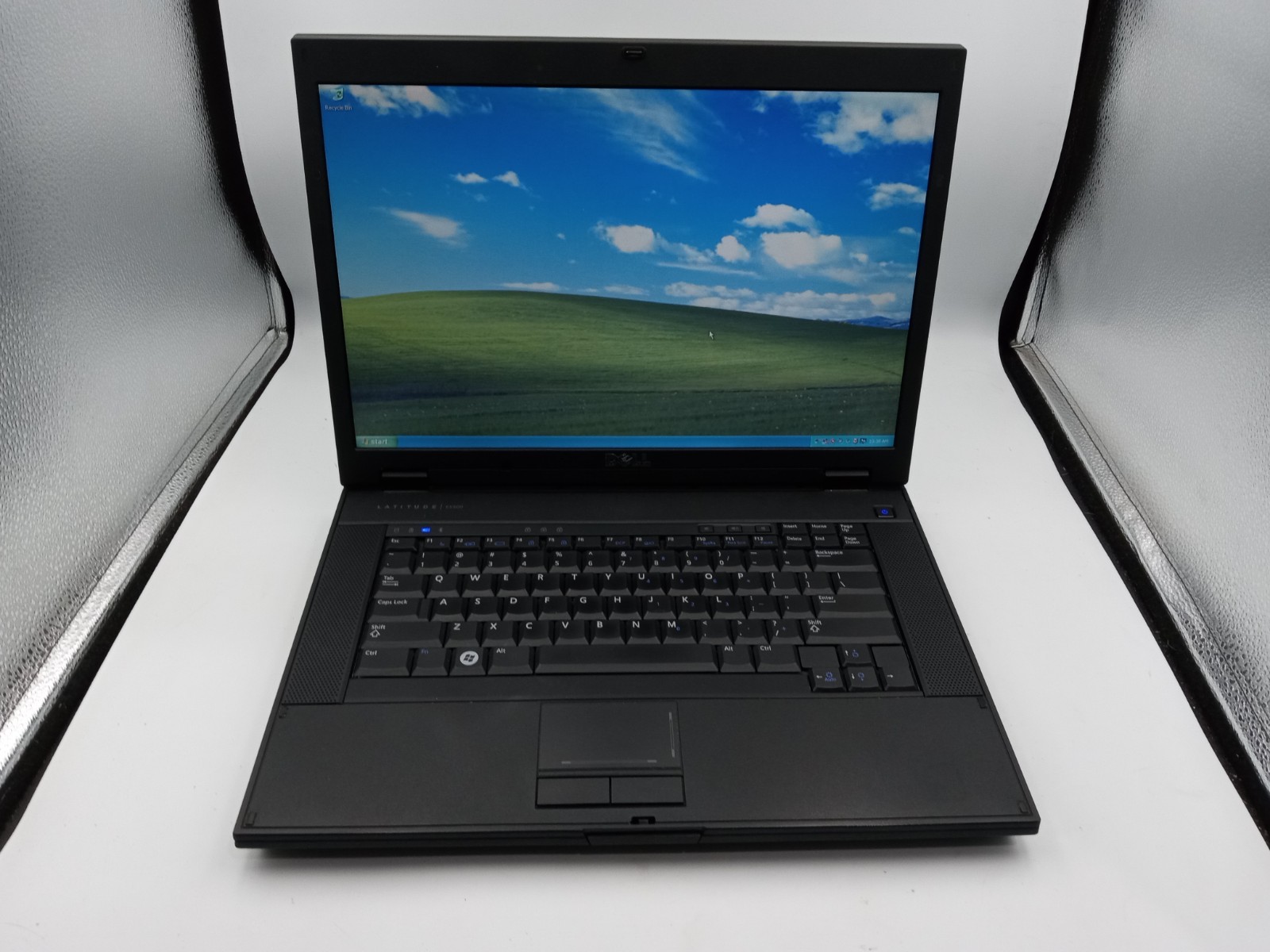 Dell Latitude e5500 15″ Laptop Intel C2D 2GB RAM 250GB HDD WinXP -READ -RR