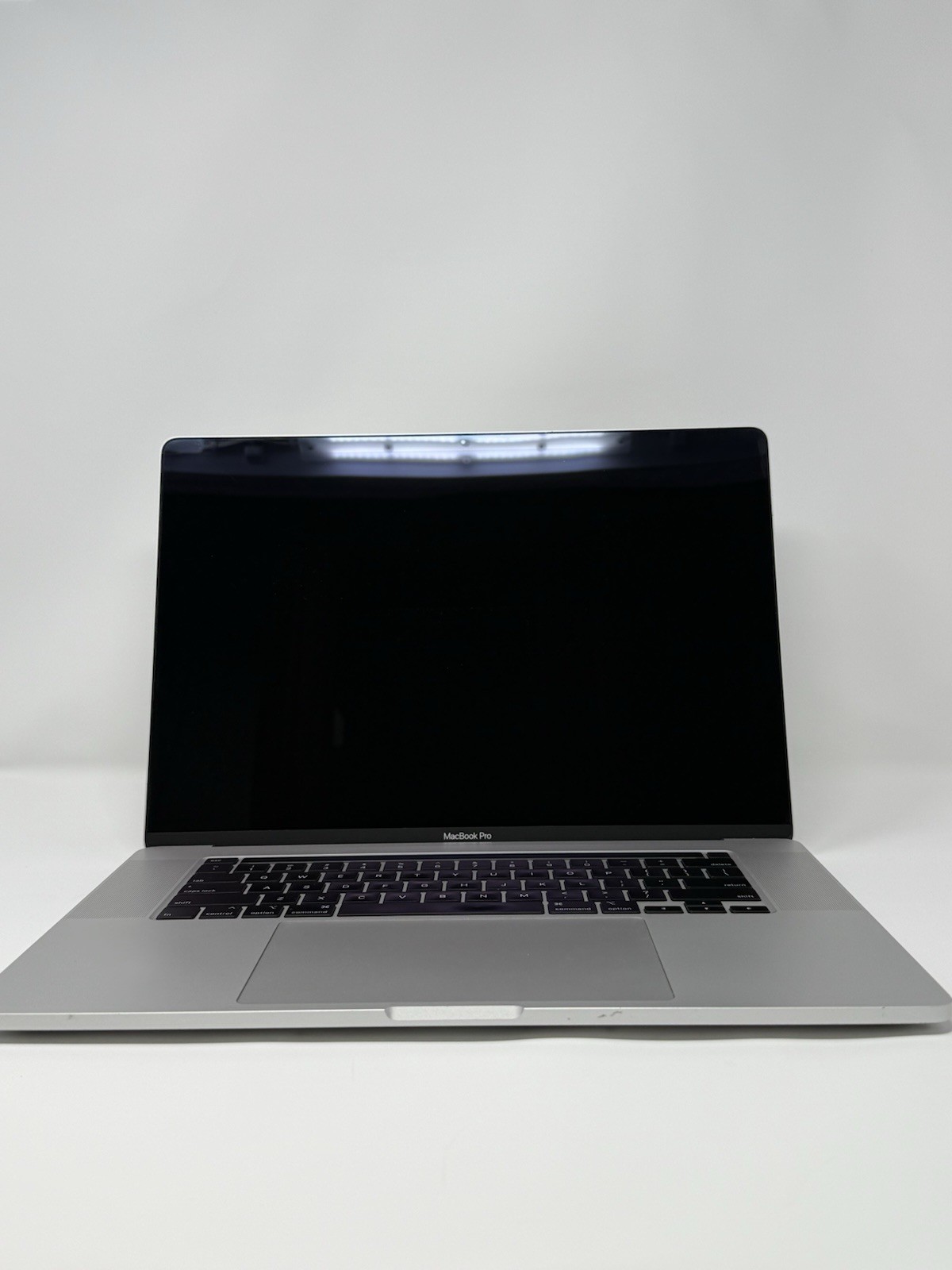 Apple MacBook Pro 16-inch. (512GB, Intel Core i7, 2.6 GHz, 16 GB, 2019) – Silver