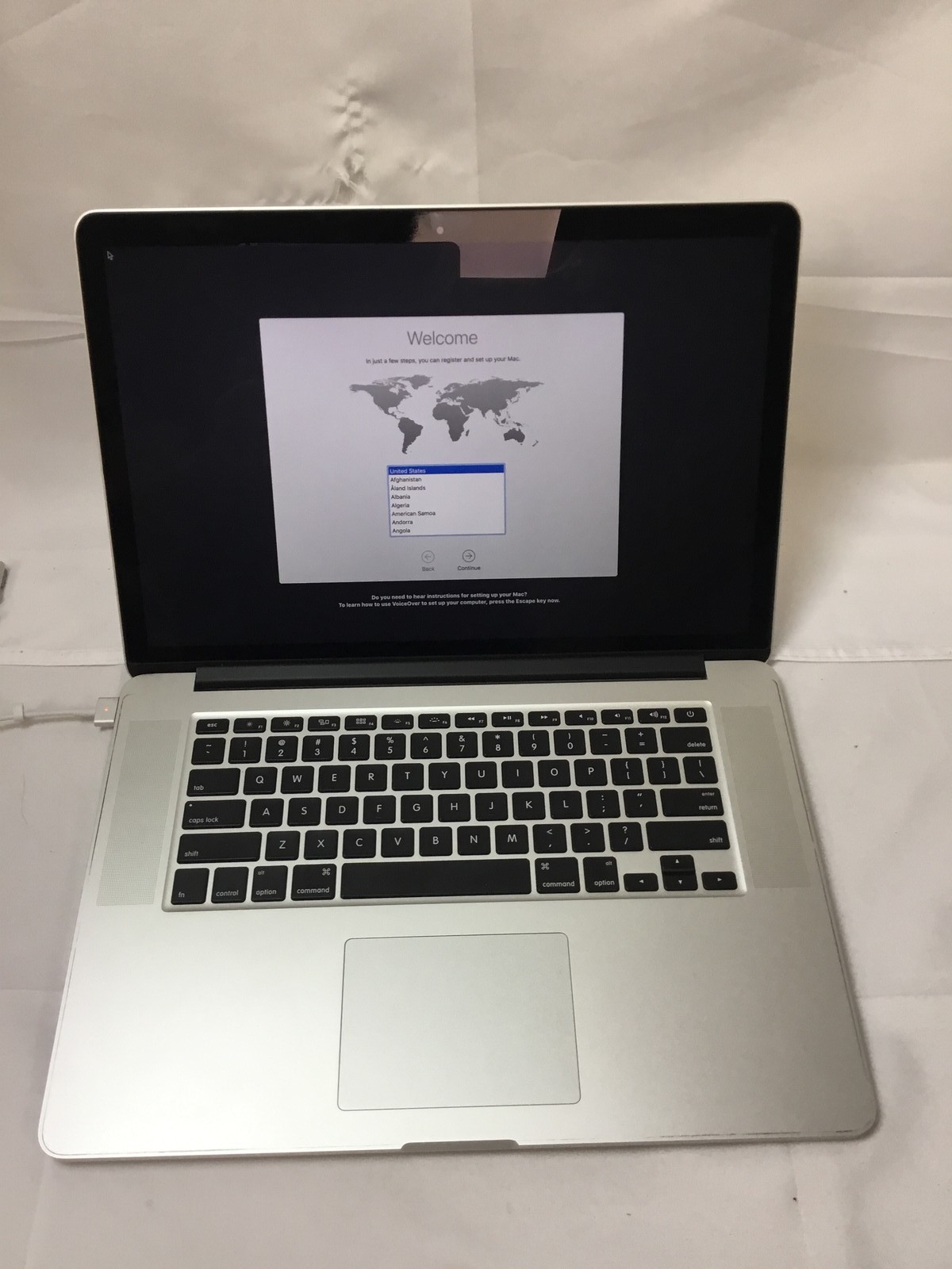 Apple MacBook Pro (L2013) “Core i7″ 15.4” 2.6 GHz 8 GB RAM 256 GB SSD