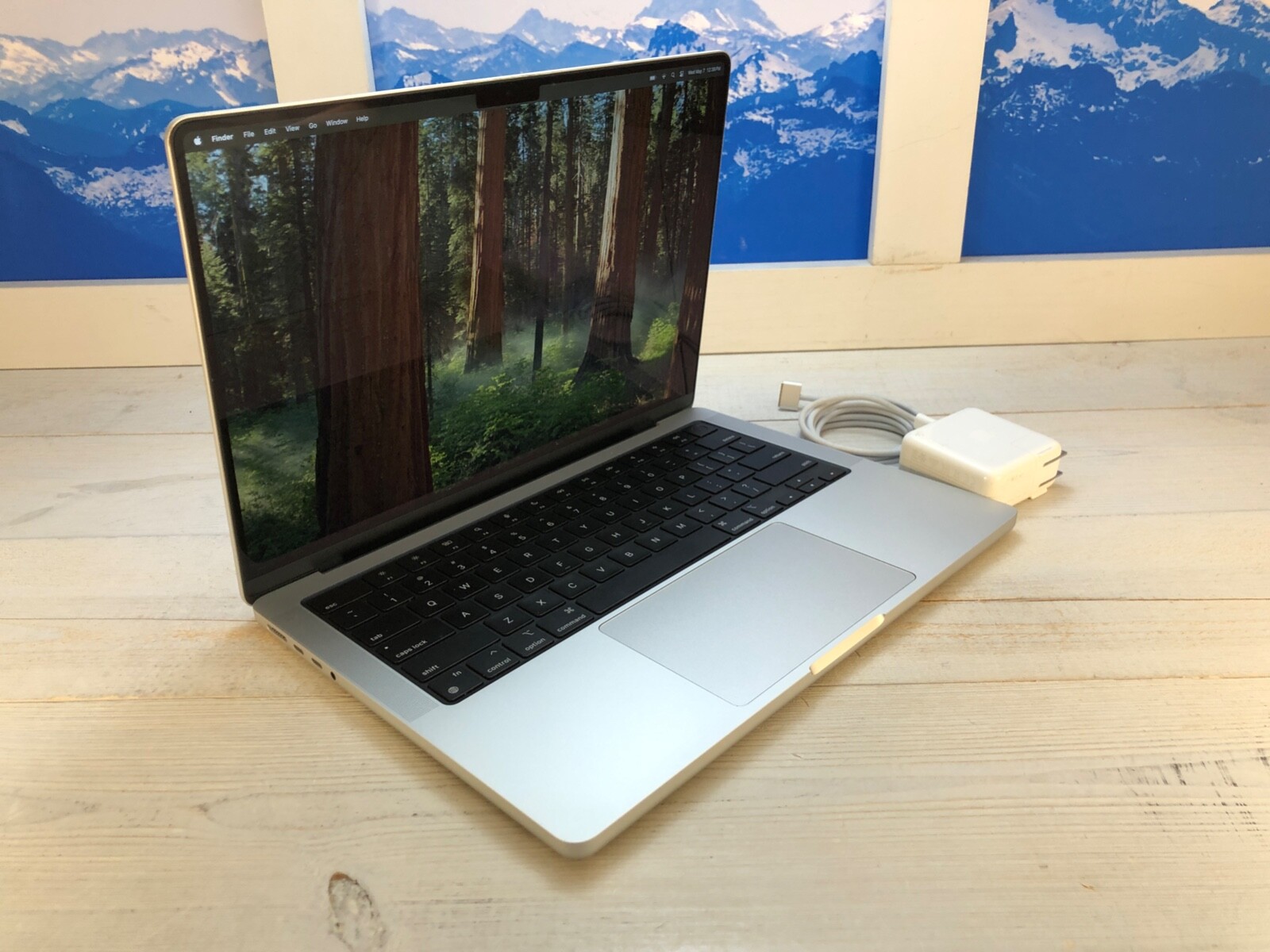 Apple MacBook Pro 2023 14″ Laptop M3 Pro 512GB SSD 18GB RAM Silver 68 Cycles