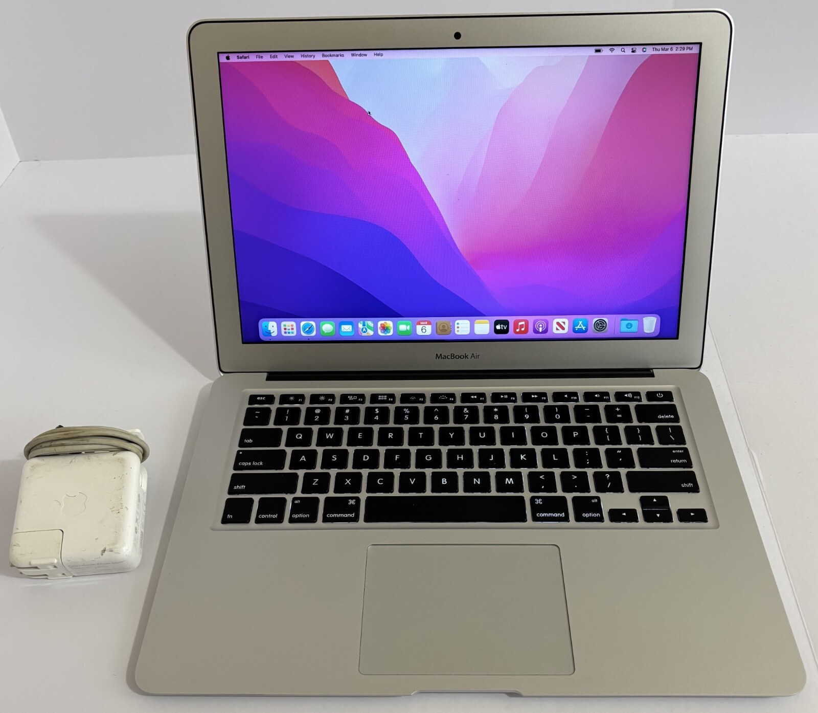 Apple MacBook Air A1466 (2015) 13.3″ i5 1.6 GHz 8GB 256GB SSD Monterey BLK