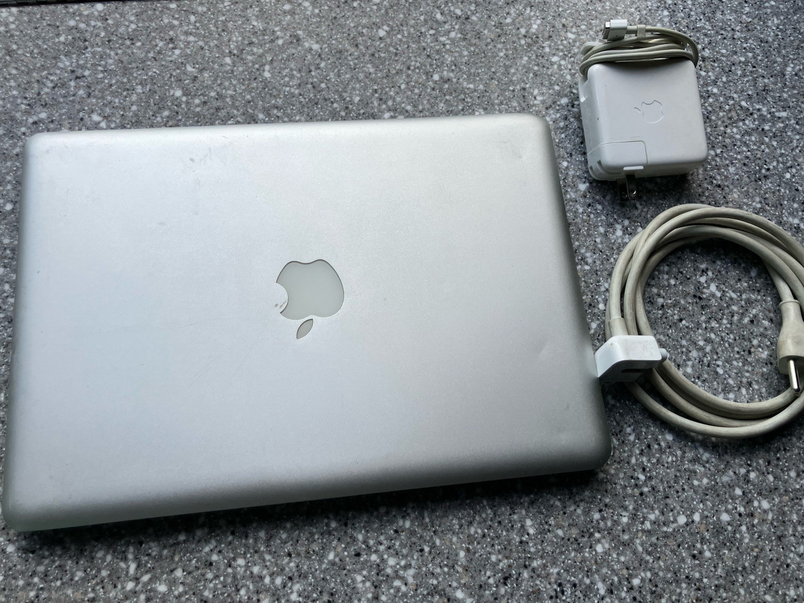 Apple MacBook Pro 13.3″ 2011 A1278 Core i5 16GB 500GB SSD OS 10.13 DVD/CD DRIVE