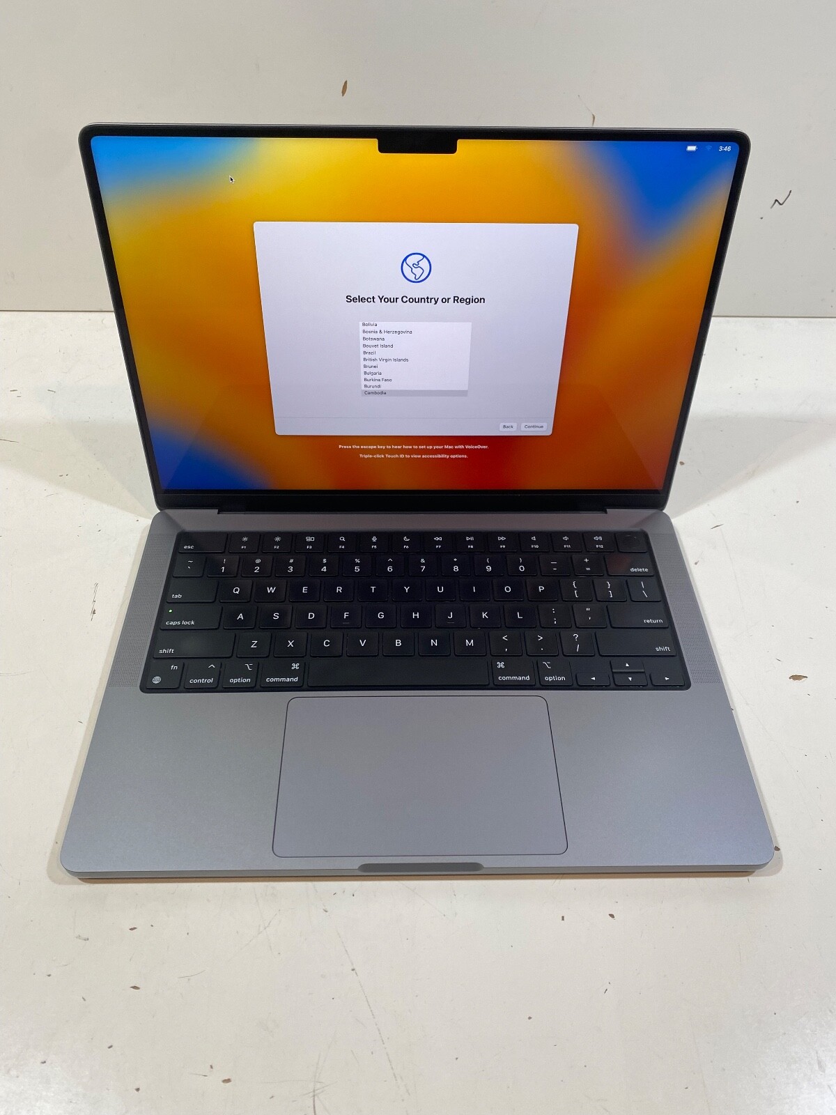 2021 14 inch MacBook Pro M1 Pro 8/CPU 14/GPU Core – 16GB RAM 512GB SSD *