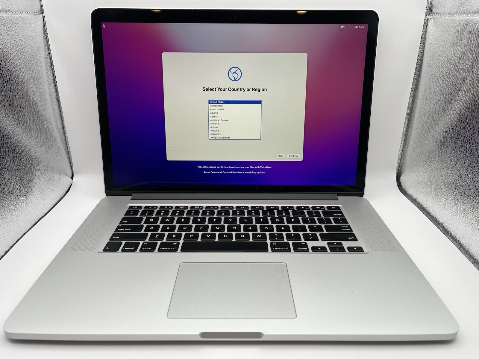 Apple MacBook Pro Intel i7 16GB RAM 500GB SSD 15” Screen Silver Laptop