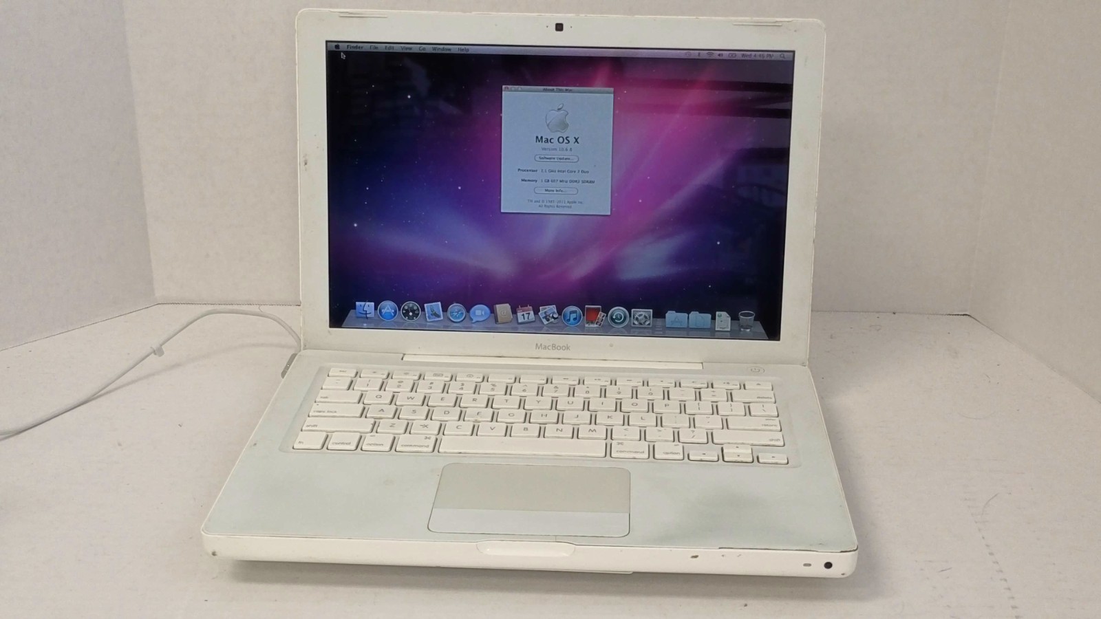 Apple MacBook A1181 Core 2 Duo 2.1GHz 1GB MEM 120GB HDD