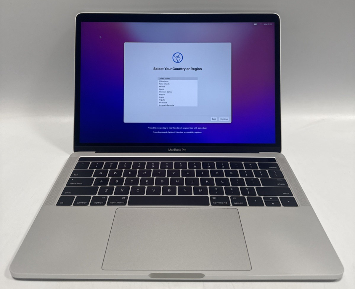 Apple MacBook Pro 13″ Four Thunderbolt 2016 i7-6567U @ 3.30GHz 8GB 256GB SSD