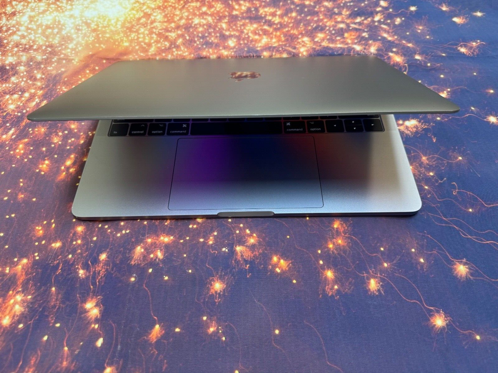 2018 Apple MacBook Pro A1989 13″ Core i5 16GB 500GB SSD HD. TOUCH BAR. GRAY