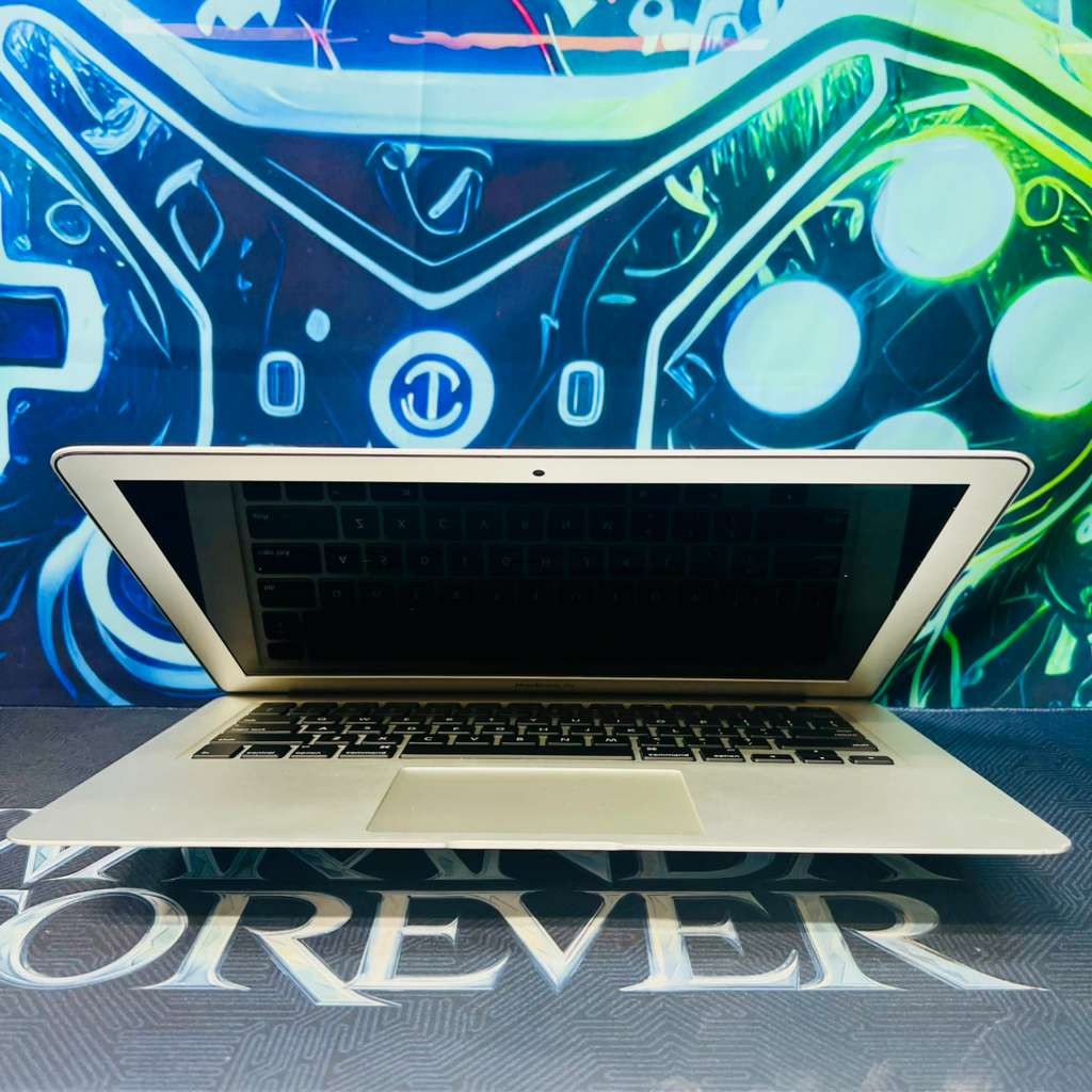 Apple MacBook Air A1466 13.3” – Intel Core i5 – 4GB RAM – 120GB SSD