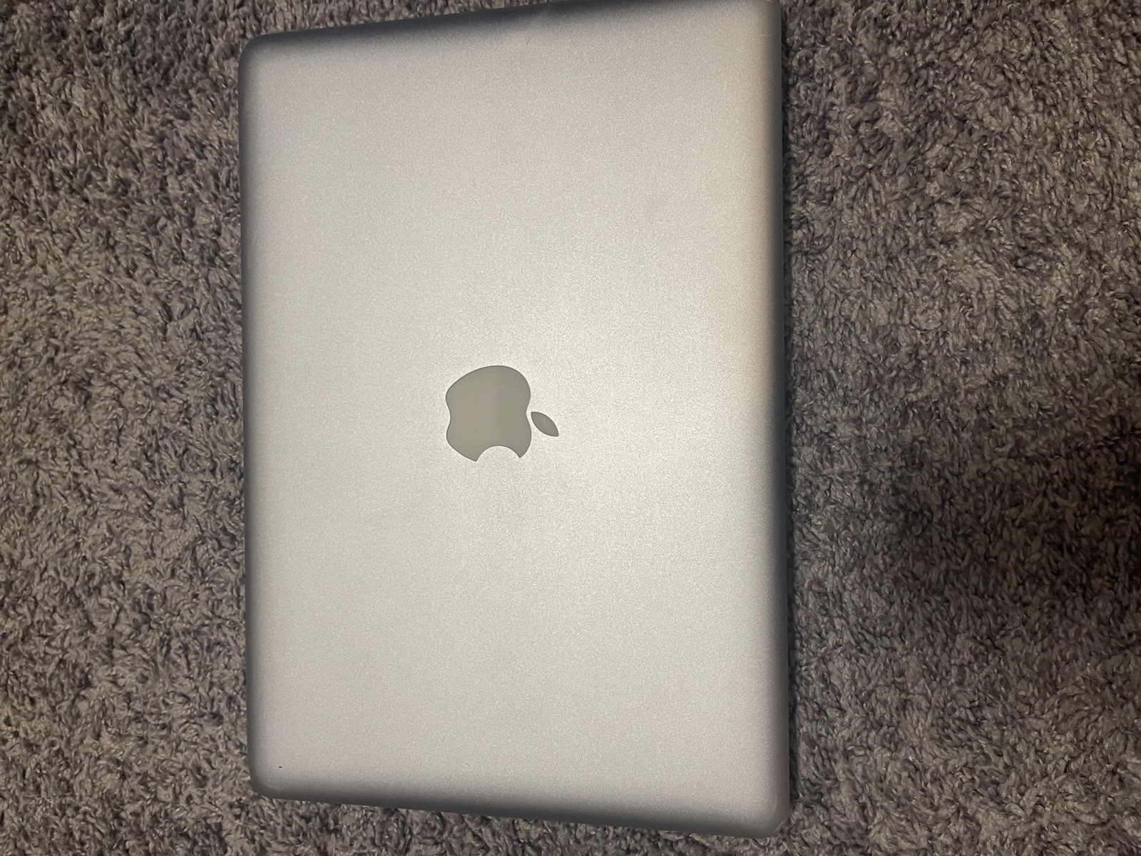 Apple MacBook Pro 15-inch Silver Aluminum Laptop Intel Core 2 Duo, Mid 2007