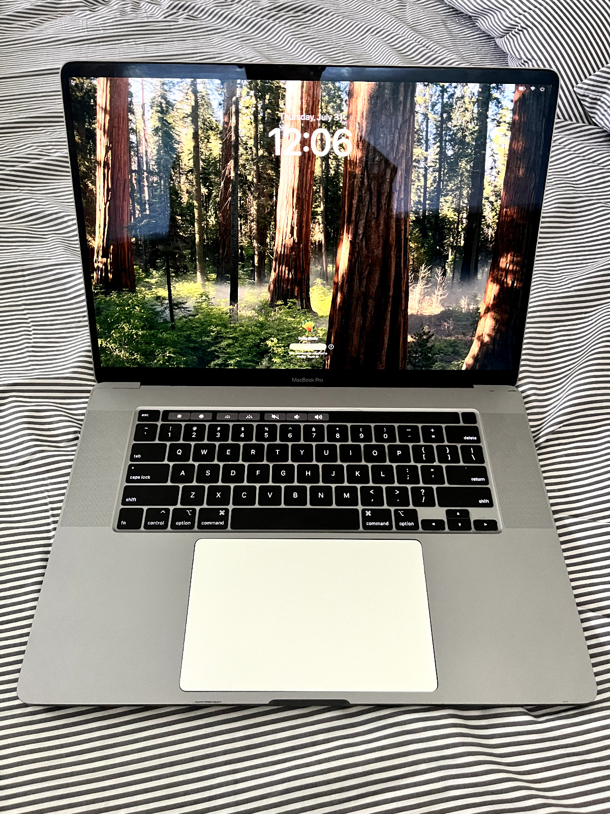 16″ Apple MacBook Pro 2019 2.6 i7 32GB RAM 1TB SSD Space Gray