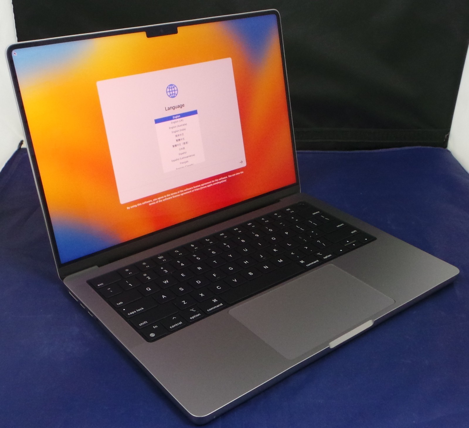 Apple MacBook Pro 2023 14″ Apple M3 512GB SSD 8GB RAM Space Gray A2918