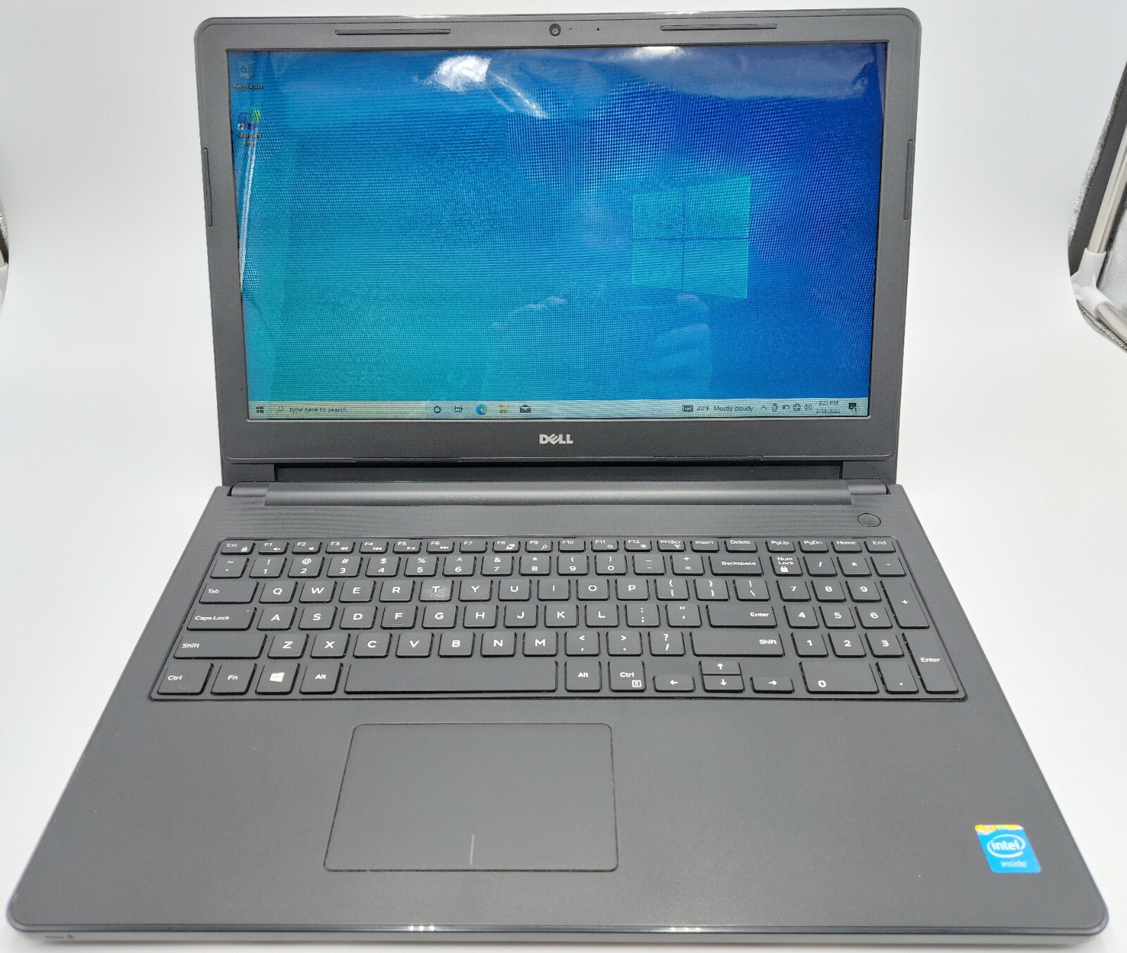 Dell Inspiron 15 3551 Intel Celeron N2840 @ 2.16GHz 128GB SSD 8GB RAM Win.10 Hom