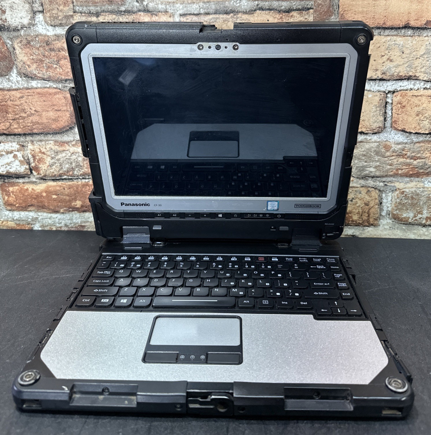 Panasonic Toughbook CF-33 12.0″ I5-7300U 3.5GHz 16GB RAM 256GB SSD Win 10 Pro