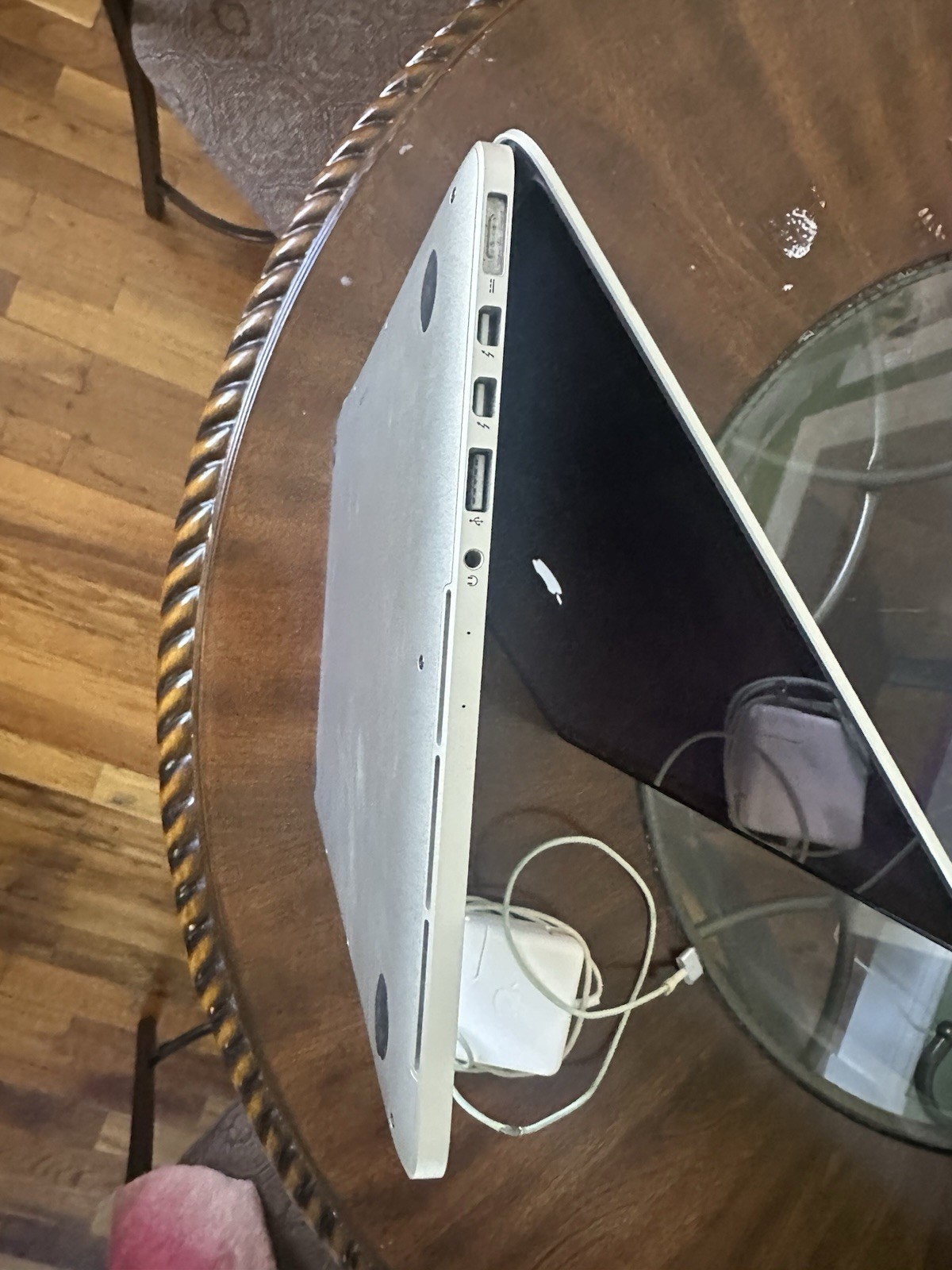 Apple MacBook Pro 13.3-Inch Laptop 2.6GHz (MGX72LL/A)  8GB Memory, 256GB SSD