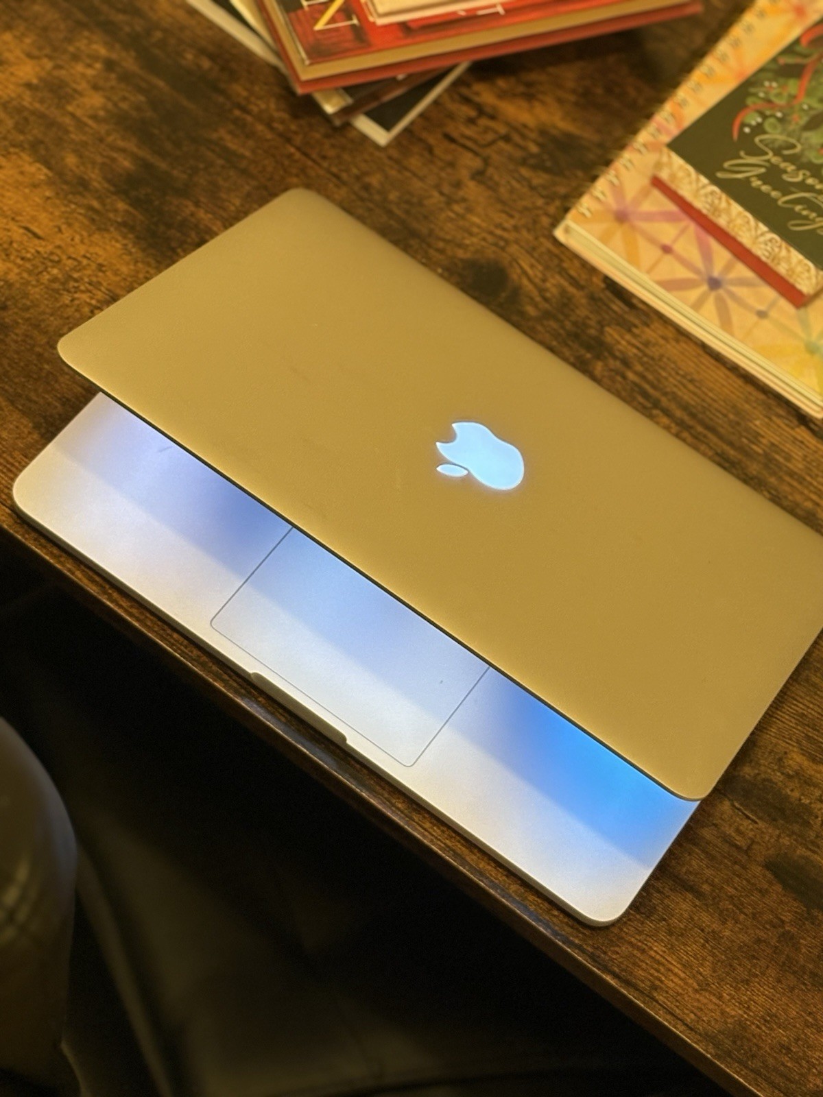 13 Inch Apple MacBook Pro Laptop with Retina Display and Backlit Keyboard