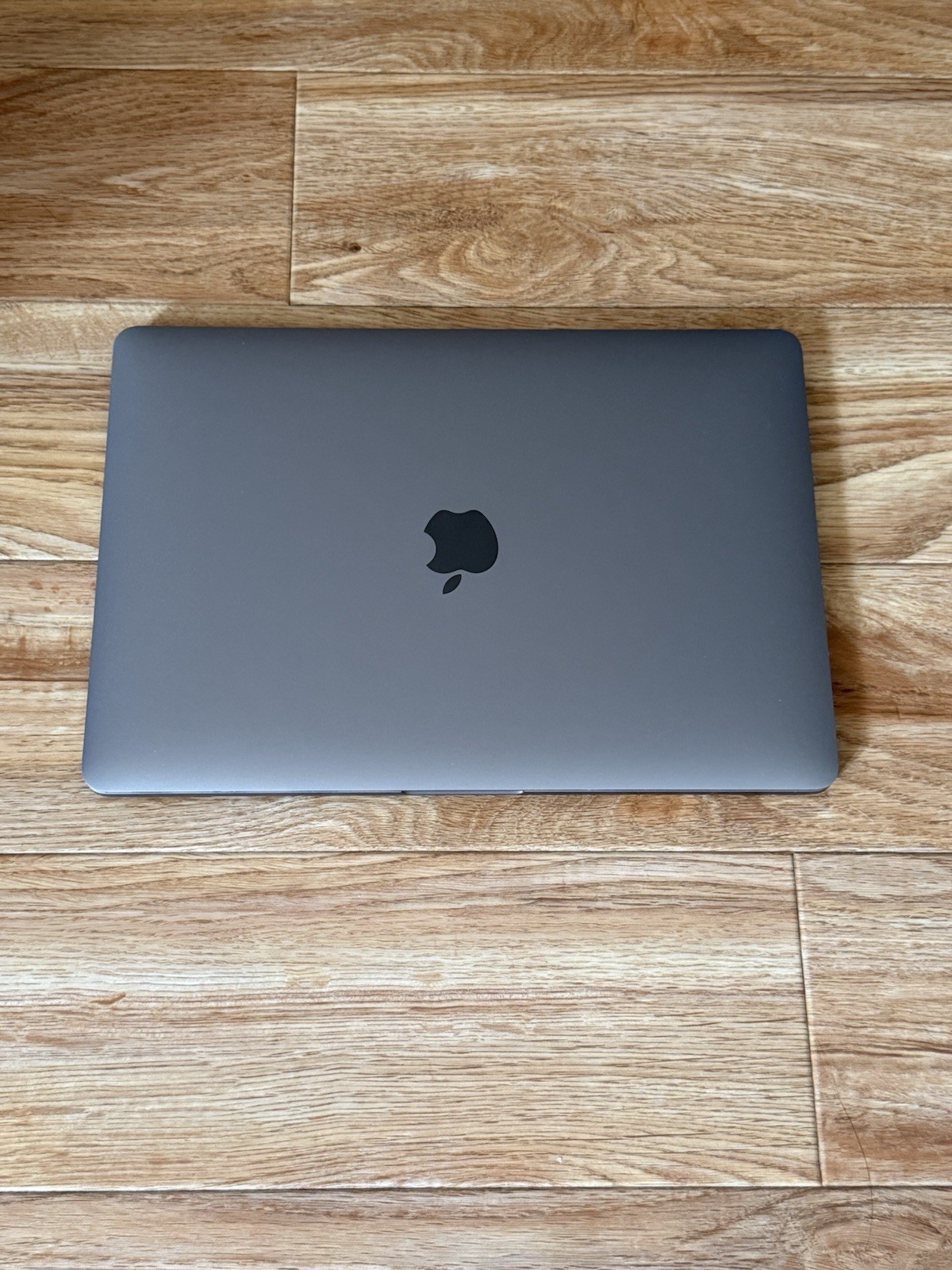 Apple MacBook Pro 13”, M2, 256GB, With Touch Bar – Open Box