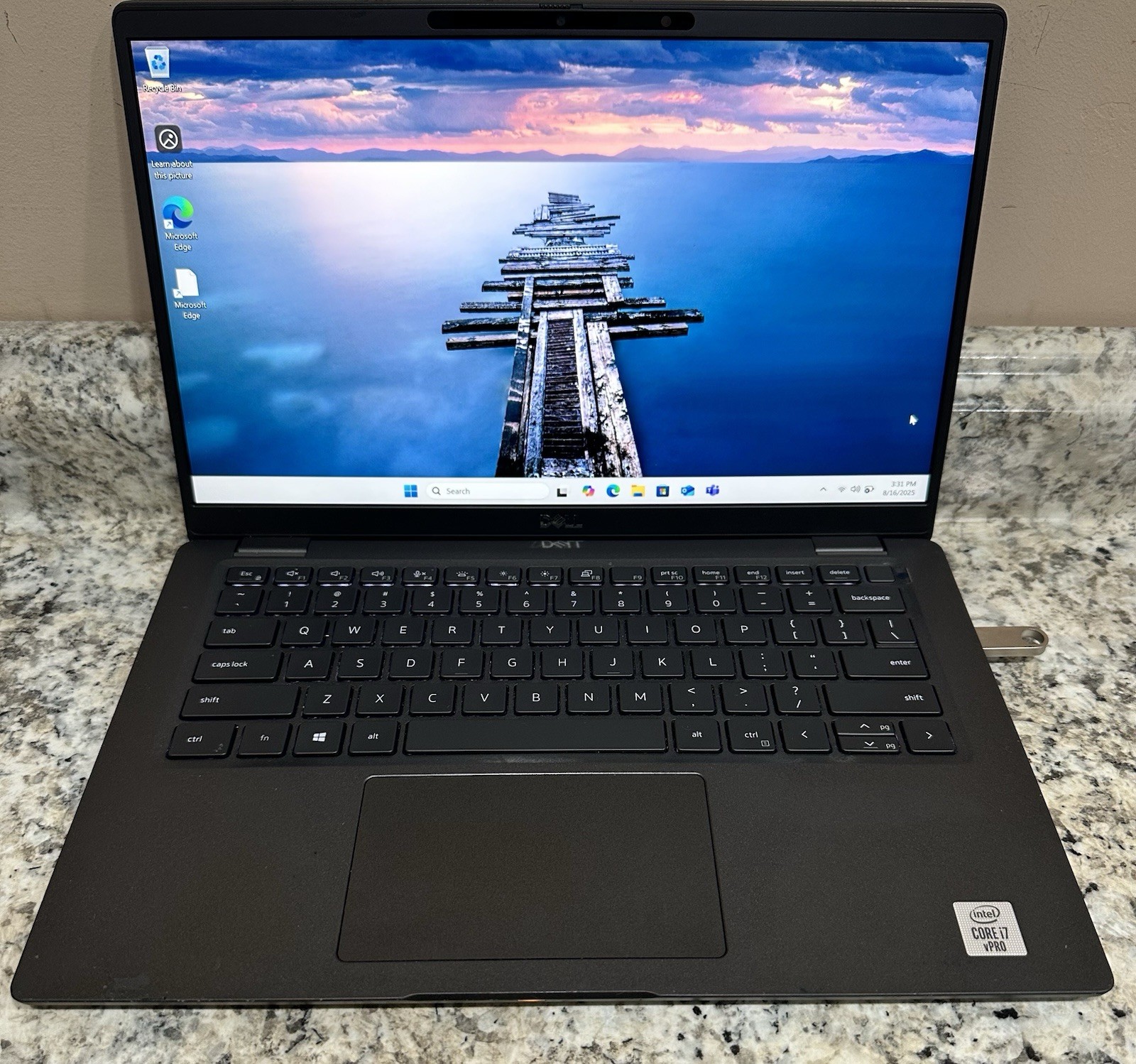 Dell Latitude 7410 14 FHD TOUCH i7-10 gen 1.10GHz 16GB 256GB SSD- used condition