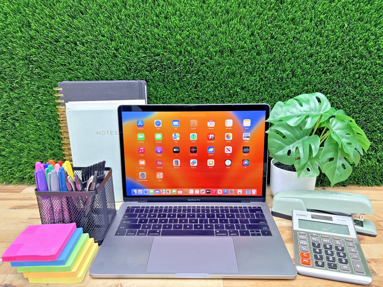 Apple MacBook Pro 2017 Intel “Core i7” 2.30GHz 16GB RAM 512GB SSD MacOS Ventura*