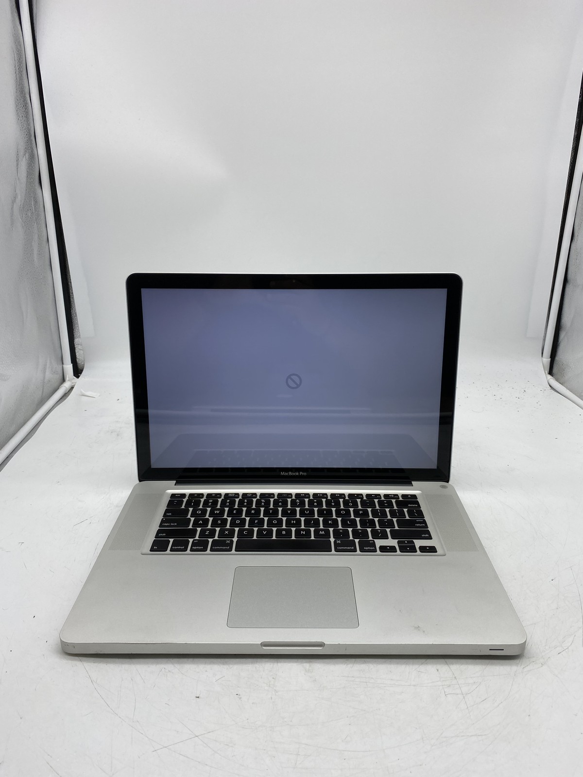 Apple MacBook Pro 15″ Early 2011 Intel Core i7 2635QM 2GHz 4GB RAM 500GB HDD