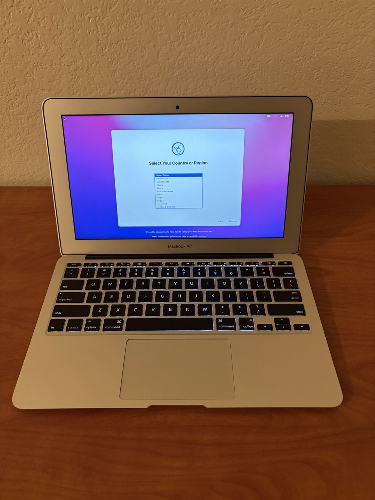 2015 Apple MacBook Air 11 Inch i7, 8GB RAM, 256 GB SSD, MacOS Monterey