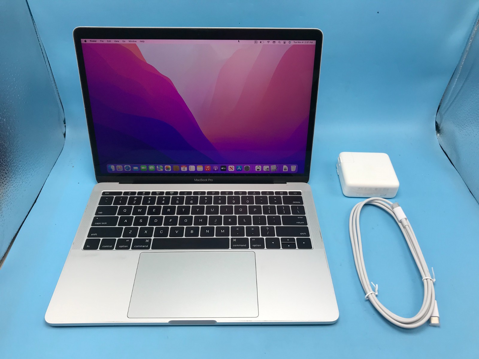 Apple MacBook Pro 13″ A1708 2GHz Core i5 8GB RAM 256GB SSD 2016 Monterey