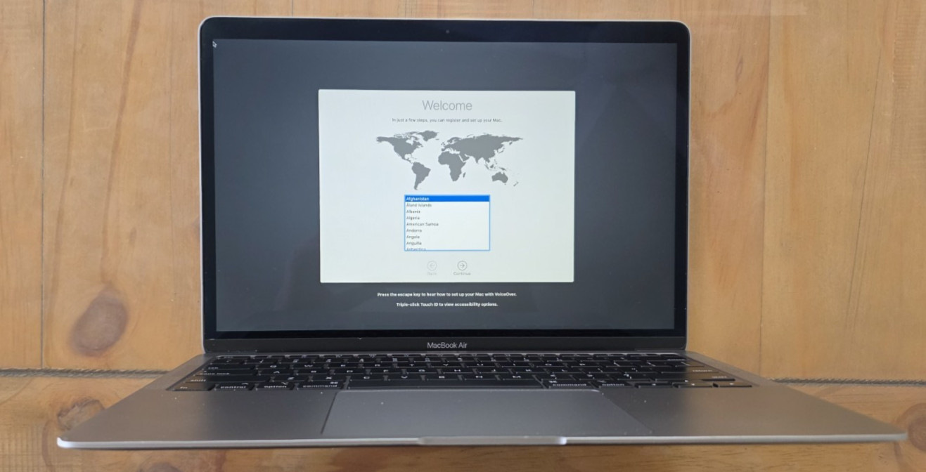 Apple MacBook Air 13.3″ – Intel Core i7 – 8GB DDR4 – 256 GB SSD – 2020