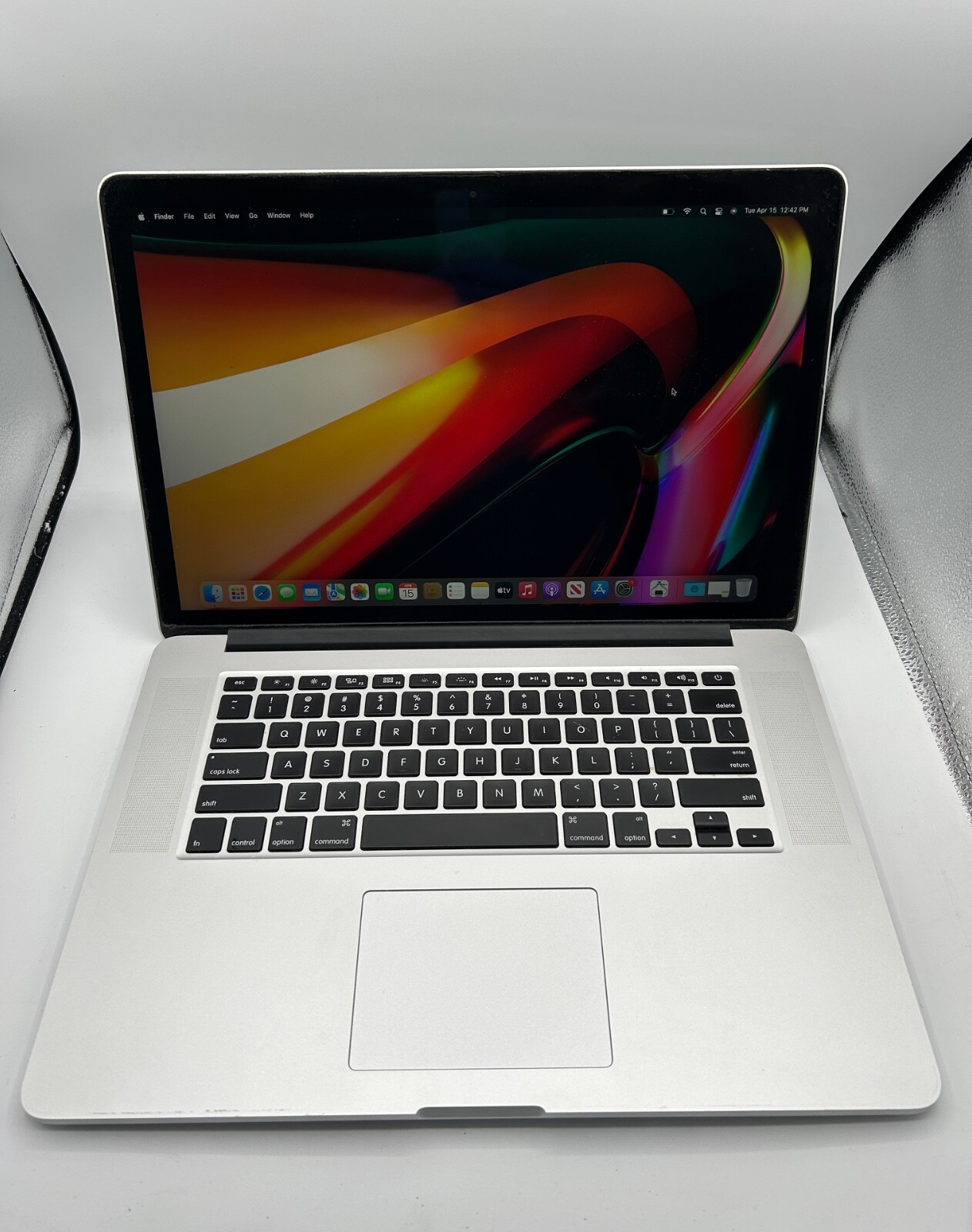 Apple MacBook Pro 15″ 2015 Retina Core i7 2.5GHz 16GB Ram 512GB SSD [E60]