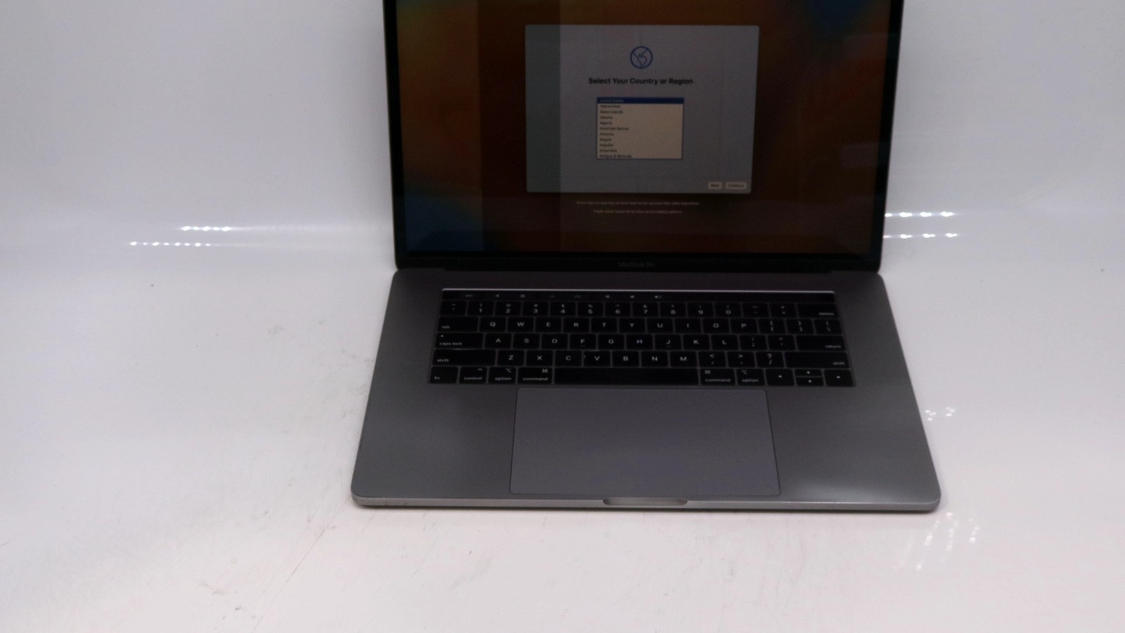 Apple MacBook Pro A1990 15 Core i7 32GB 512GB Gray 2018