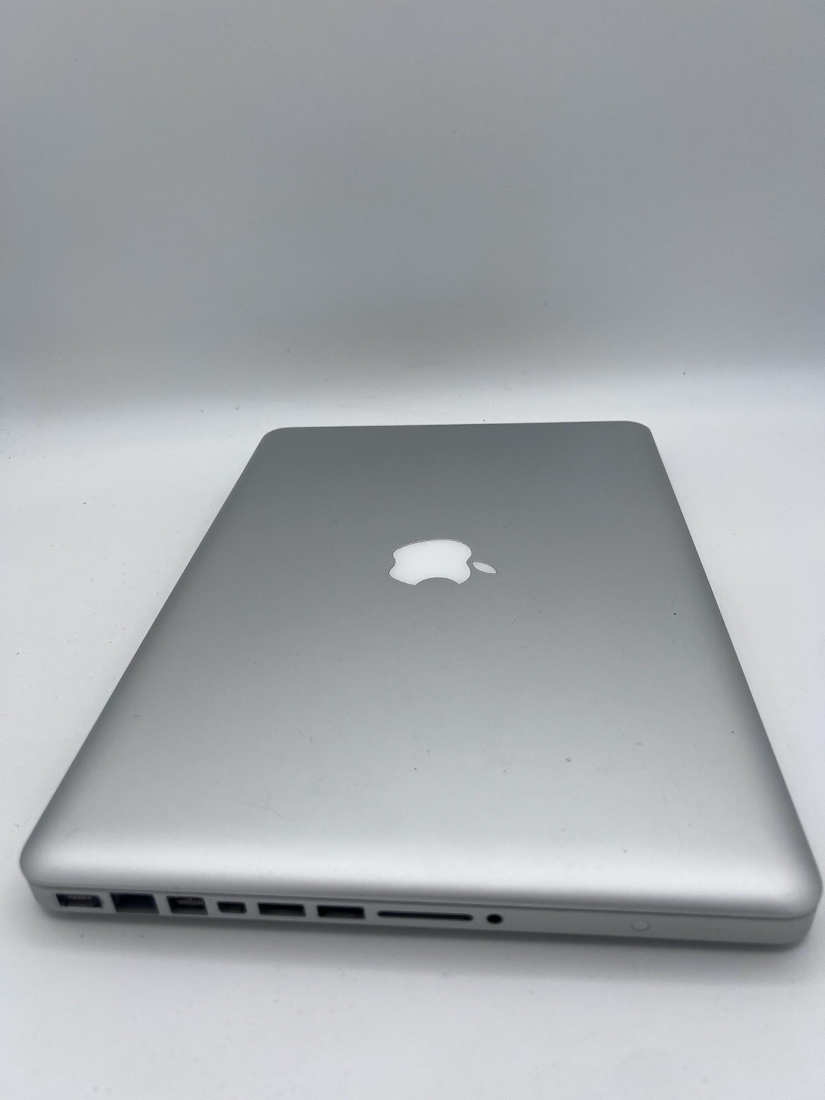 Apple MacBook Pro 13” Mid-2010 2.4GHz Core 2 Duo Laptop 250 Gb