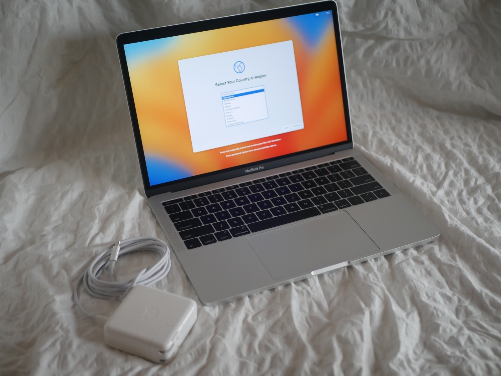 Apple MacBook Pro A1708, EXCELLENT,I5-7th gen, 13.3″ Retina, 256GB SSD, 16GB RAM