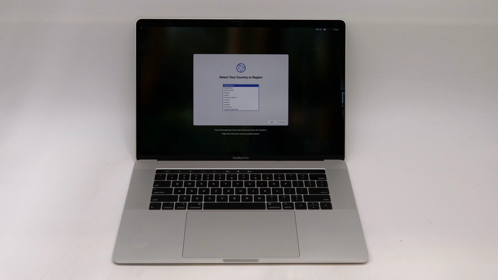 Apple MacBook Pro A1990 15 Core i7 32GB 512GB Silver 2019