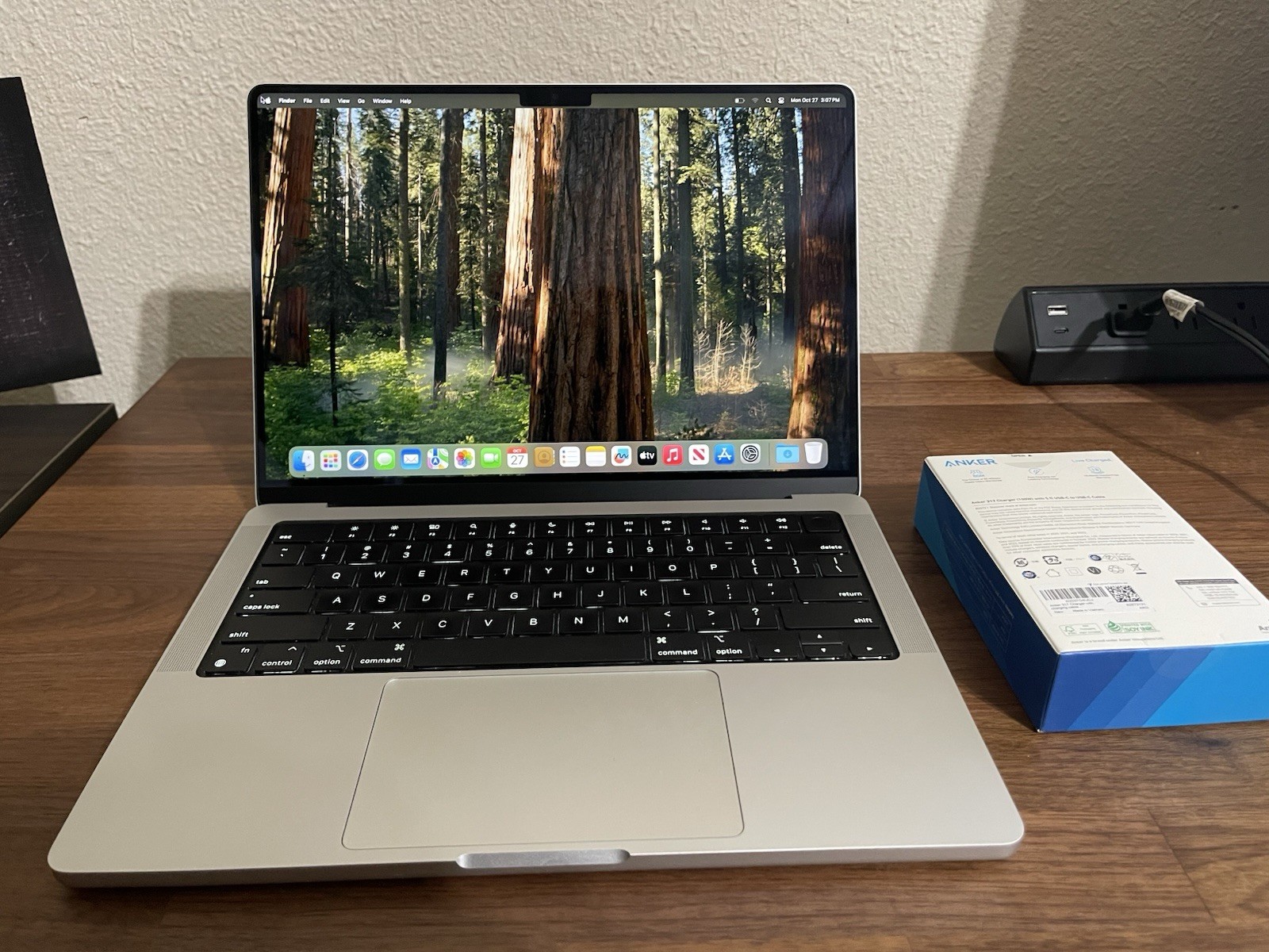 APPLE MACBOOK PRO M1 PRO 8-CORE CPU 14-CORE GPU 3.2GHz 16GB 512GB A2442 CC 41