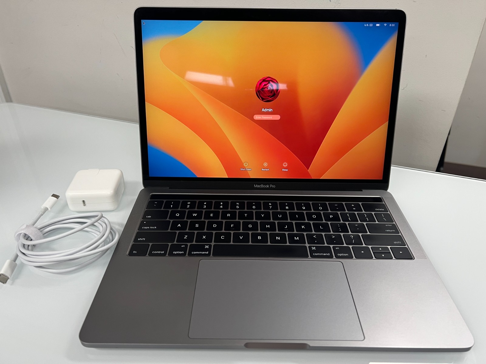13″ Apple MacBook Pro – 1TB SSD 16GB RAM 3.5 Core i7 MPXV2LL/A + 1 Year Warranty