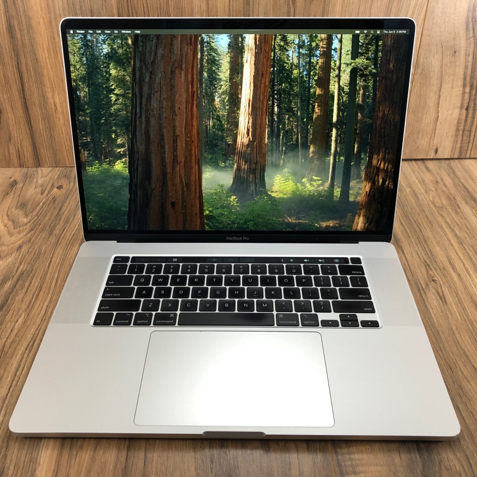 Apple MacBook Pro 2019 Silver 16″ 512GB SSD 16GB RAM 2.6GHz Intel i7 Tested