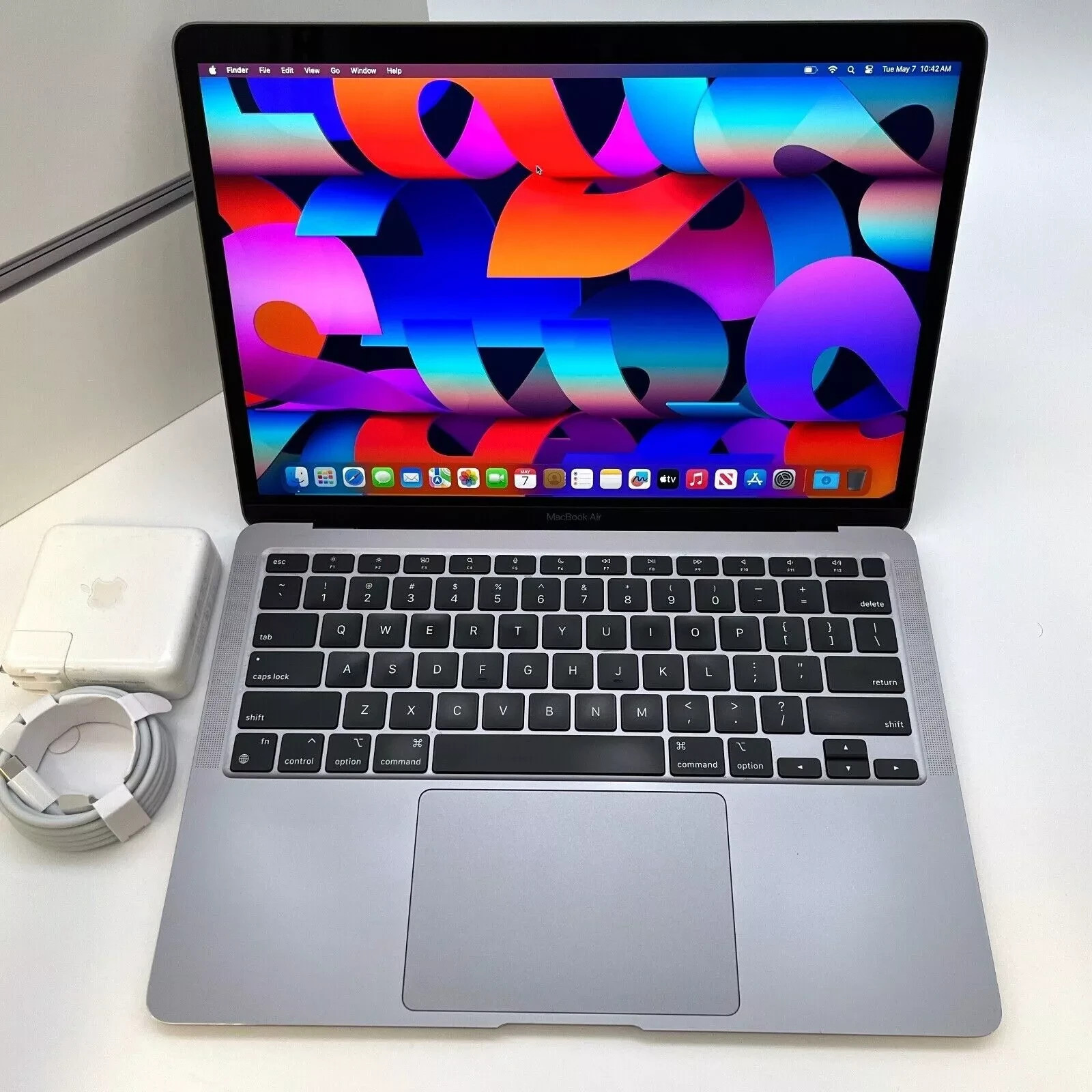 Apple MacBook Air 13 M1 Chip 8CGPU 3.2 2020 16GB 1TB Space Gray – LATEST MACOS