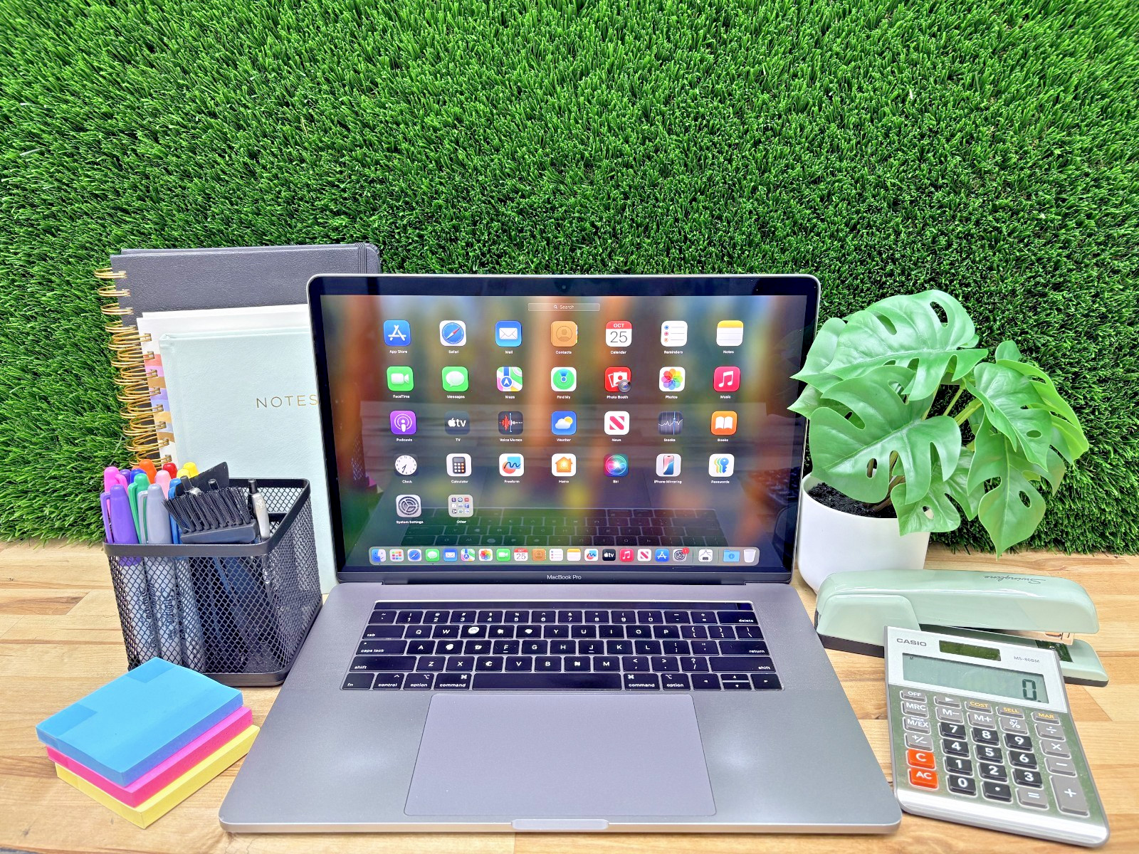 Apple MacBook Pro 2018 Intel i9-8th Gen 2.90GHz 32GB RAM 1TB SSD MacOS Sequoia*