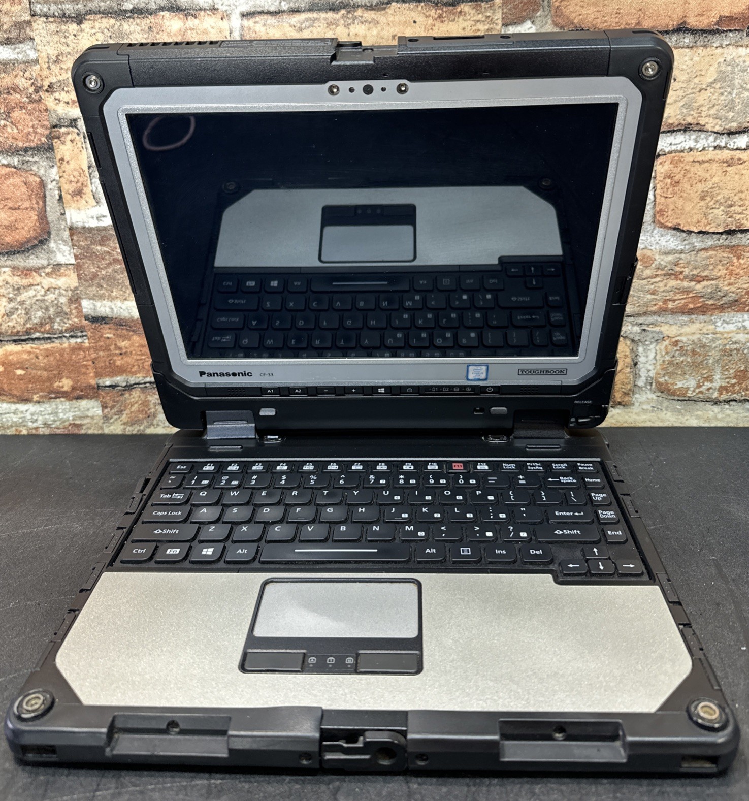 Panasonic Toughbook CF-33 12.0″ I5-7300U 3.5GHz 16GB RAM 256GB SSD Win 10 Pro