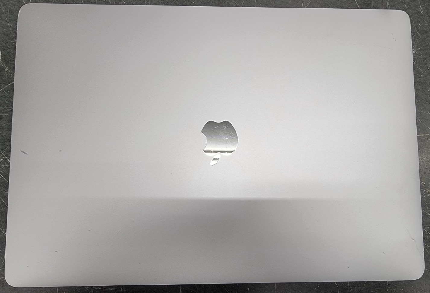 Apple MacBook Pro 15″ 2018 i7 2.6GHz 16GB DDR4 500GB SSD AMD Pro 560X