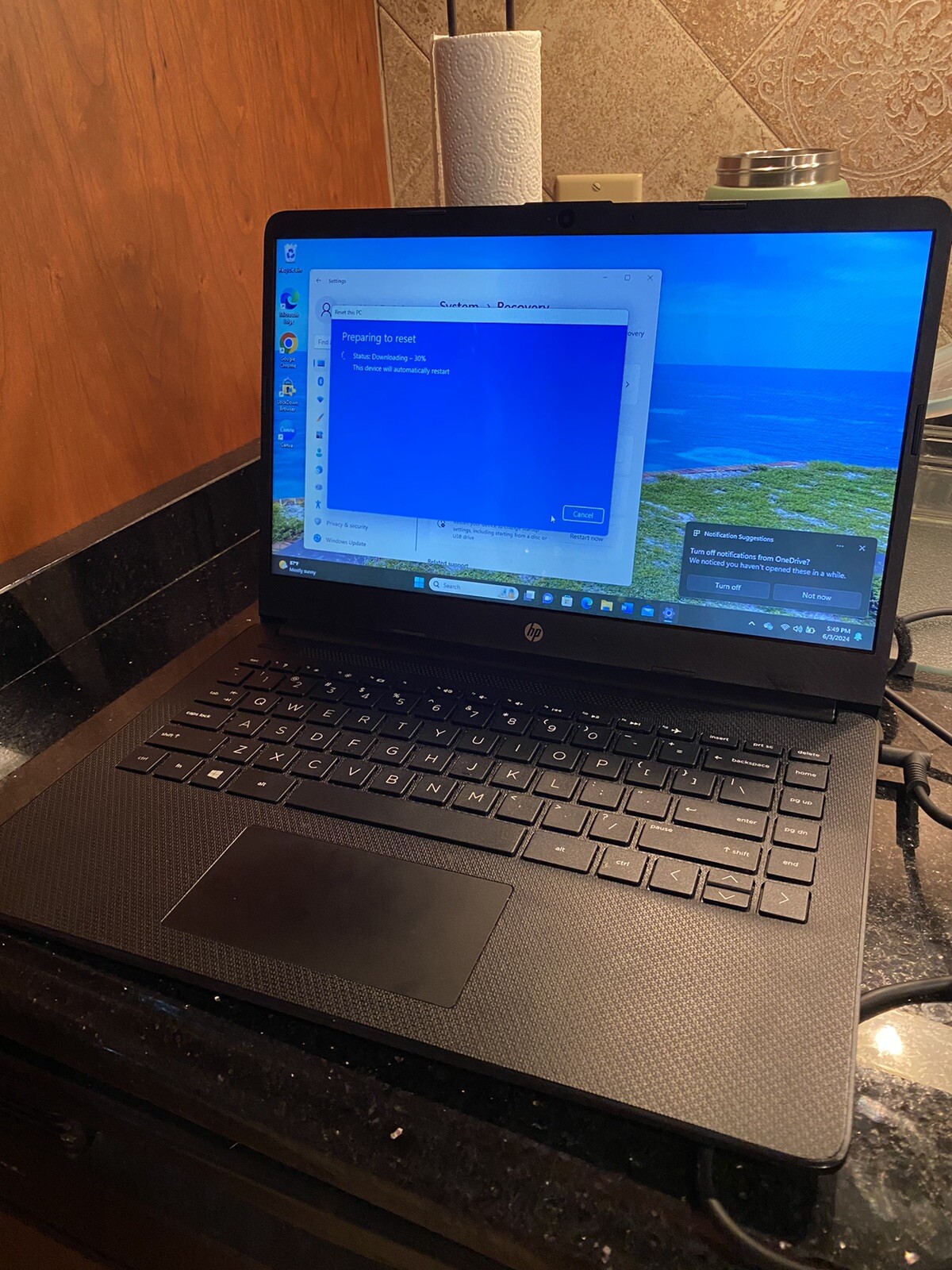 HP 14 inch (128GB, AMD Athlon, 2.30GHz, 4GB) Notebook/Laptop – Jet Black -…