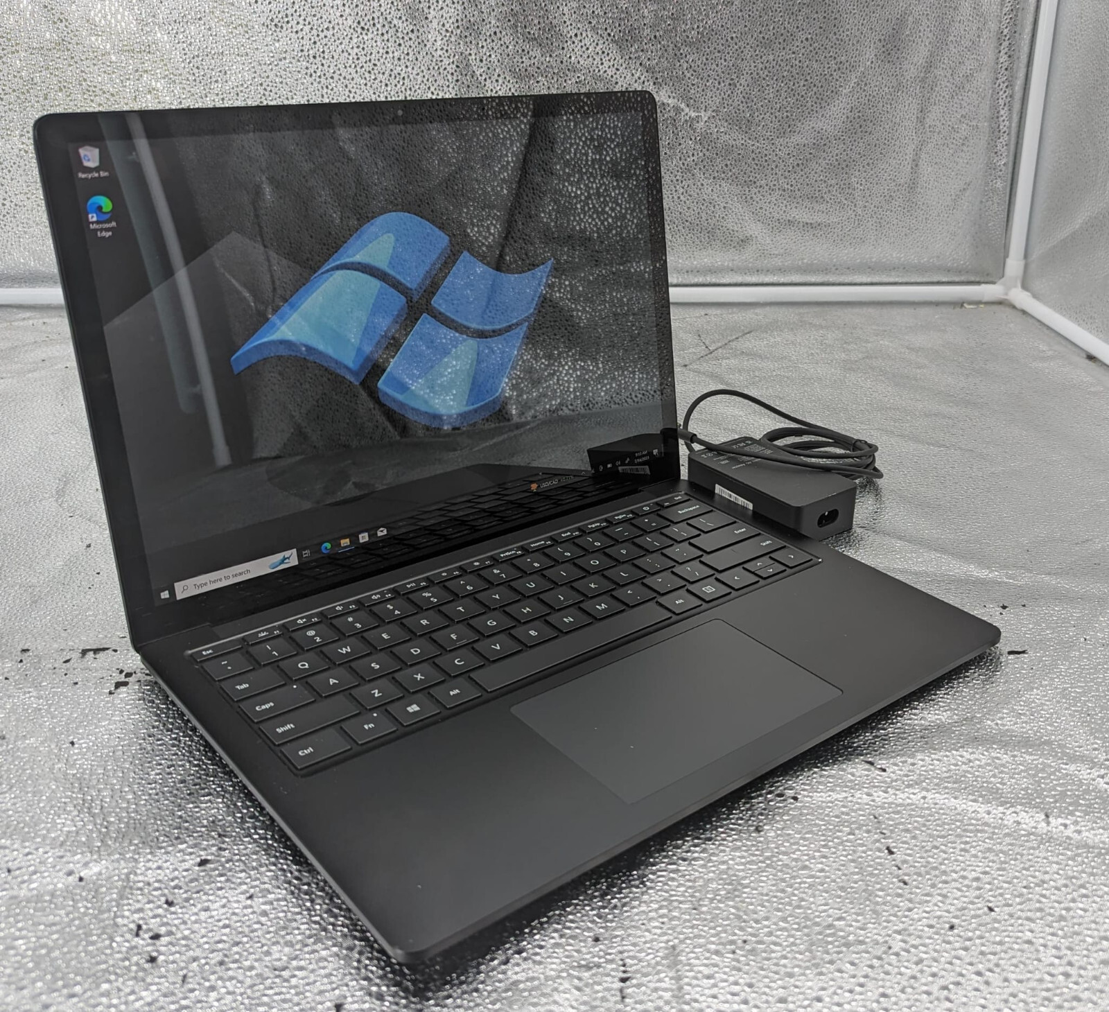 Microsoft Surface Laptop 3 13.5″ 256GB 8G, Intel Core i5-1035G7 – 1.20 GHz,