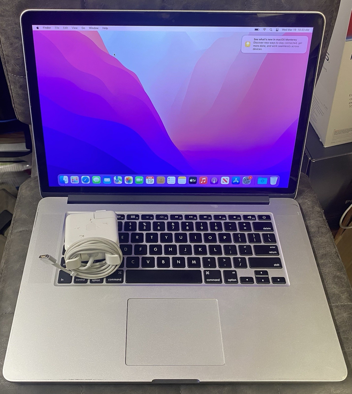 Apple MacBook Pro A1398 11,4 15.4″ 2.2GHz i7 16GB 256GB SSD READ